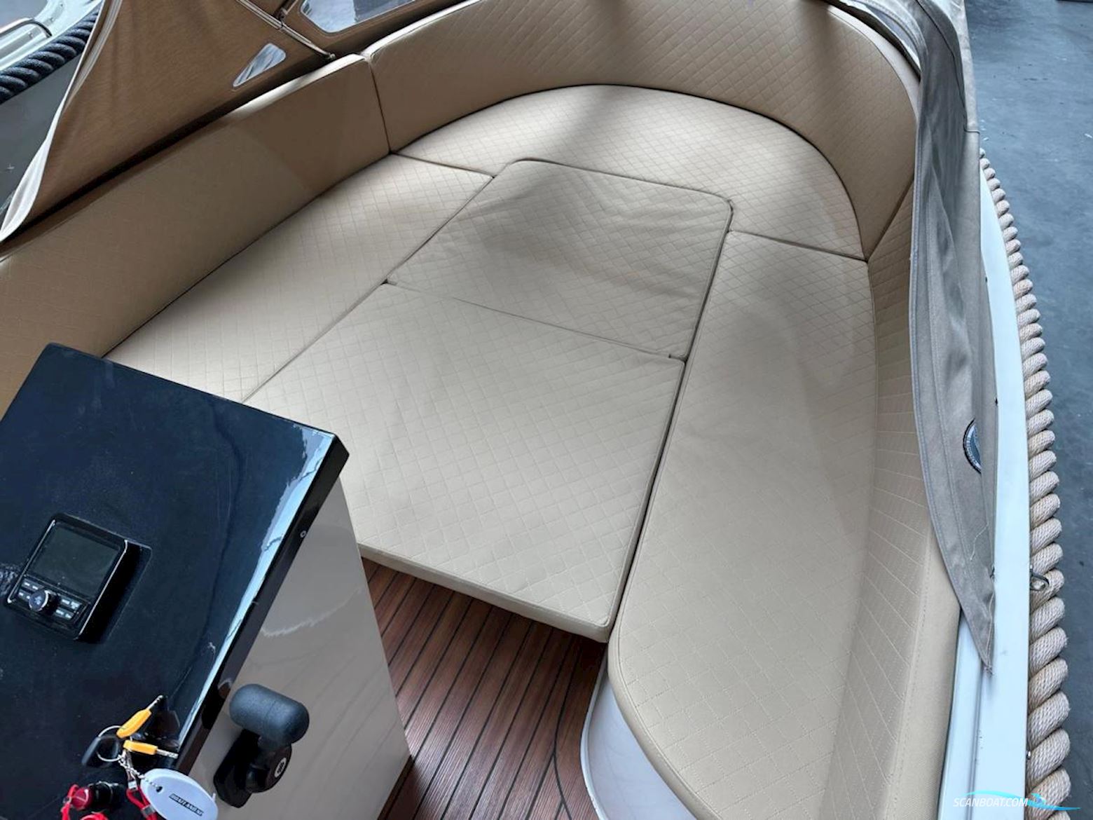 Lago Amore 595 Tender