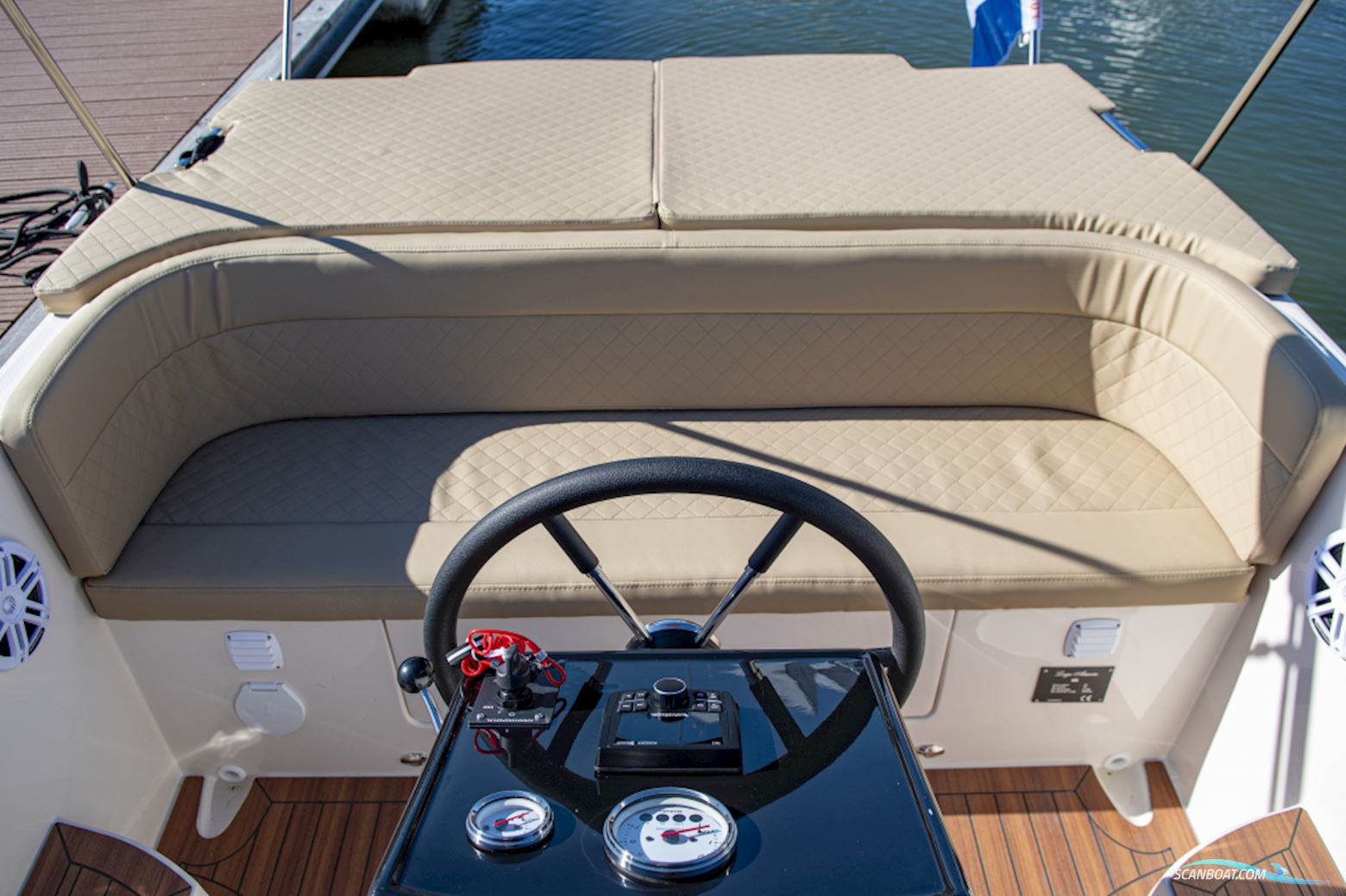 Lago Amore 606 Tender