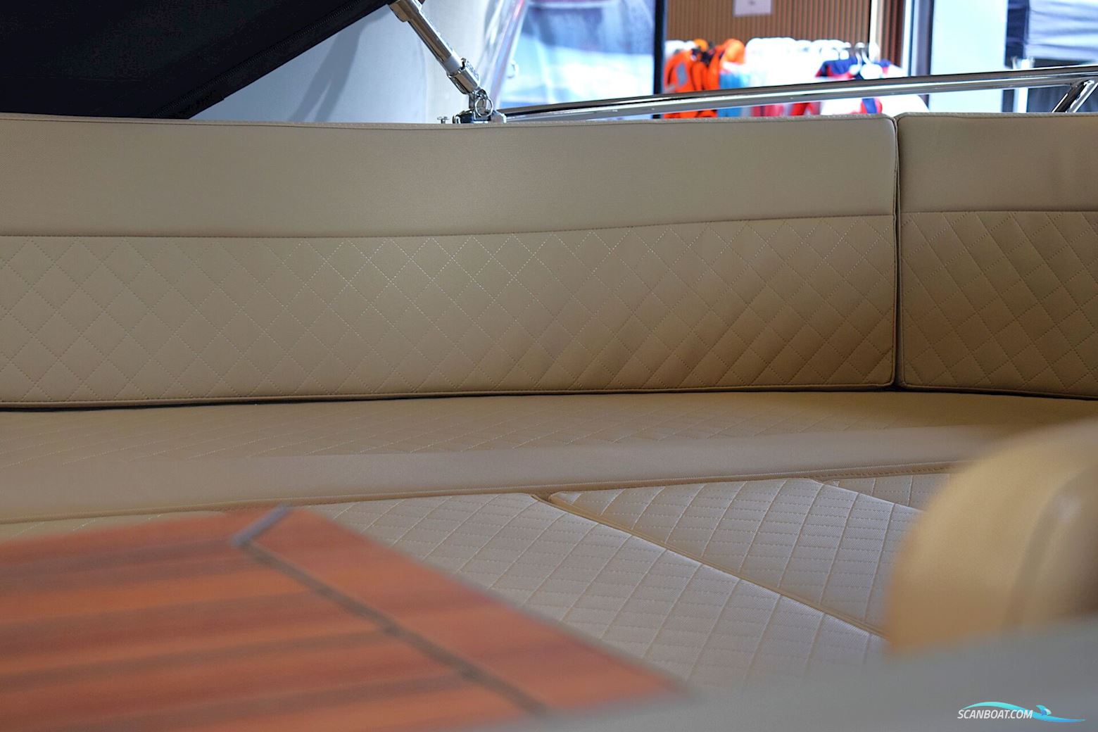 Lago Amore 606 Tender