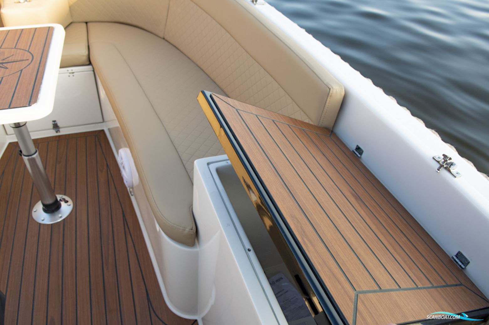 Lago Amore 633 Tender