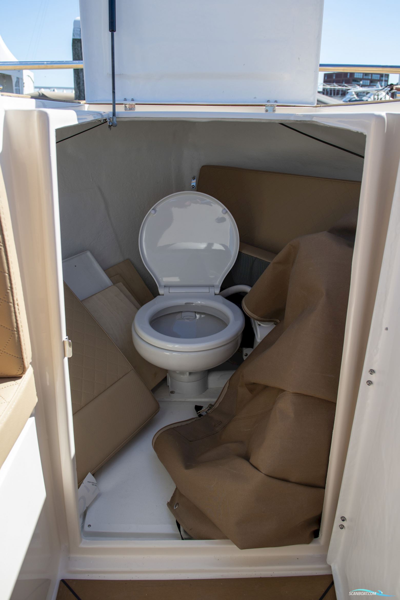 Lago Amore 733 Tender