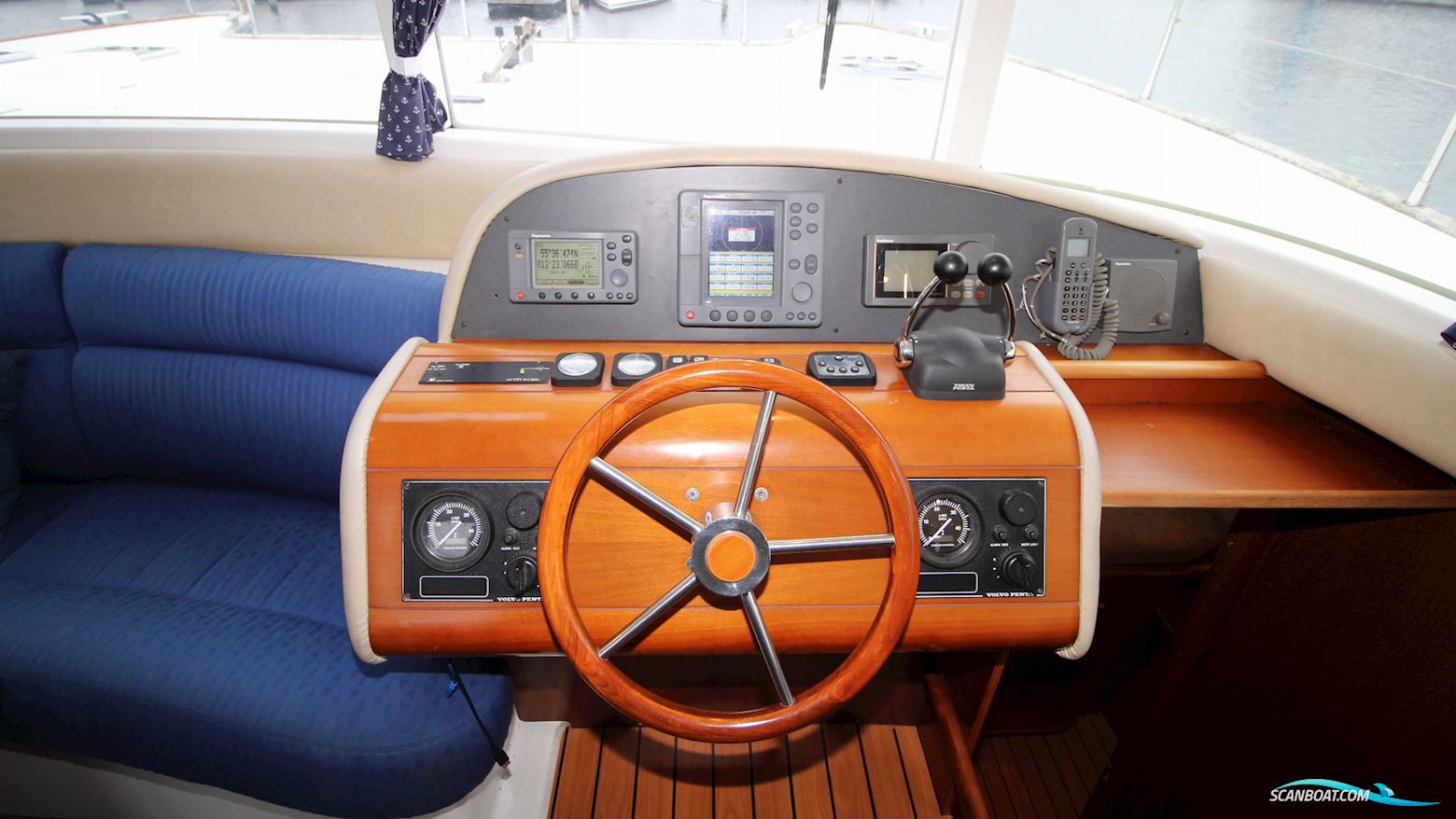 Lagoon 43 Power 3 cabins 