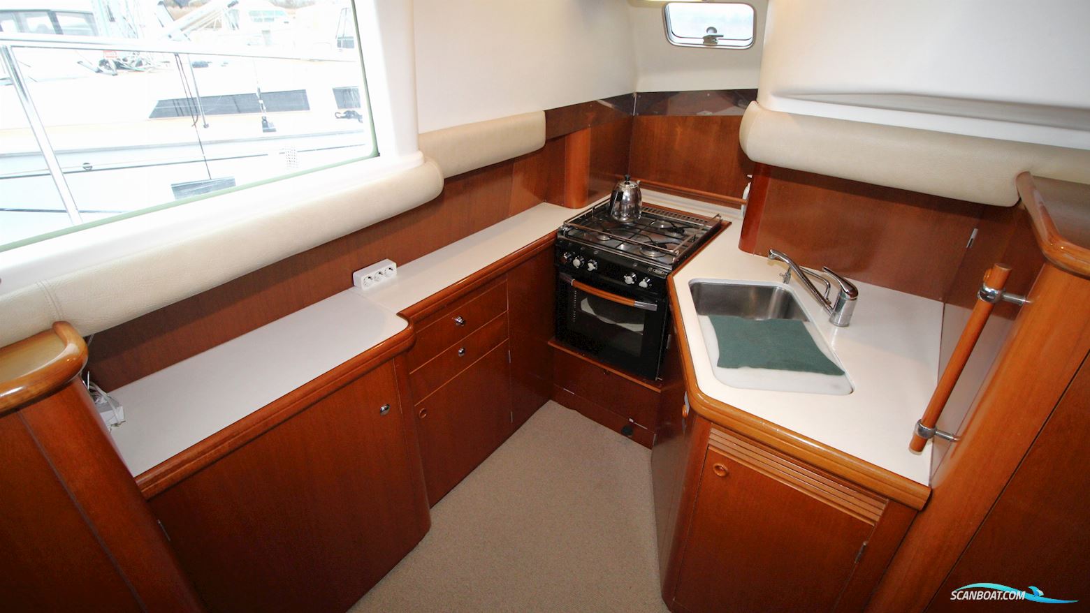 Lagoon 43 Power 3 cabins 