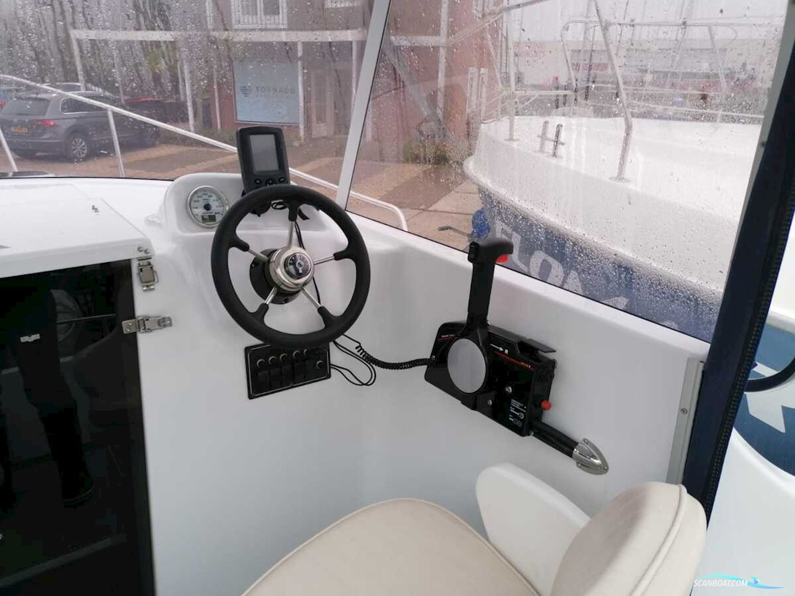 Lakeman Boats 540 Pilothouse