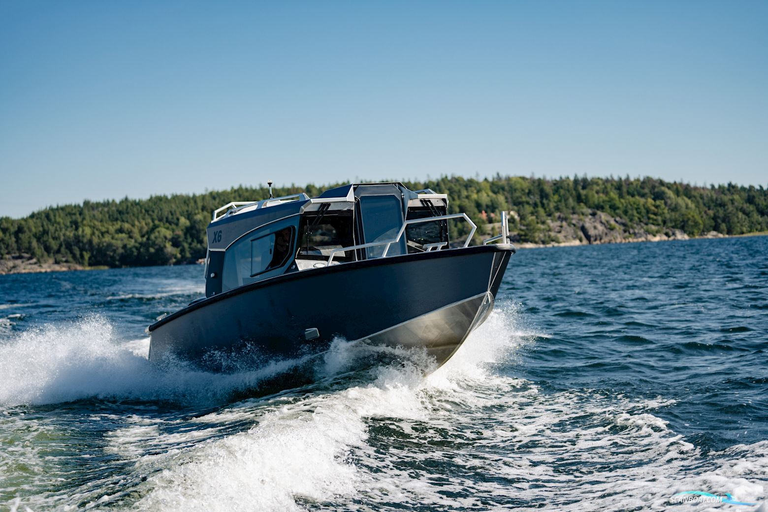 Landx X6 Aluminium Cabin Boat