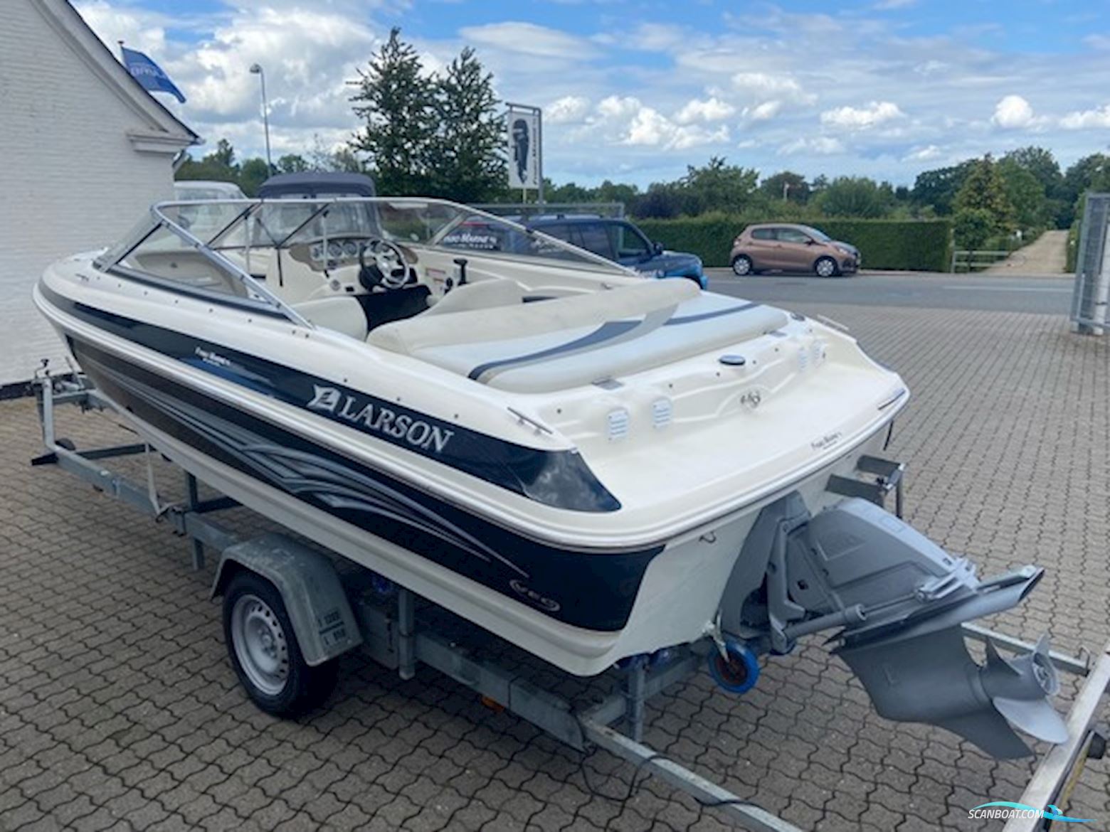 Larson 180 SEI LX, Volvo 3.0