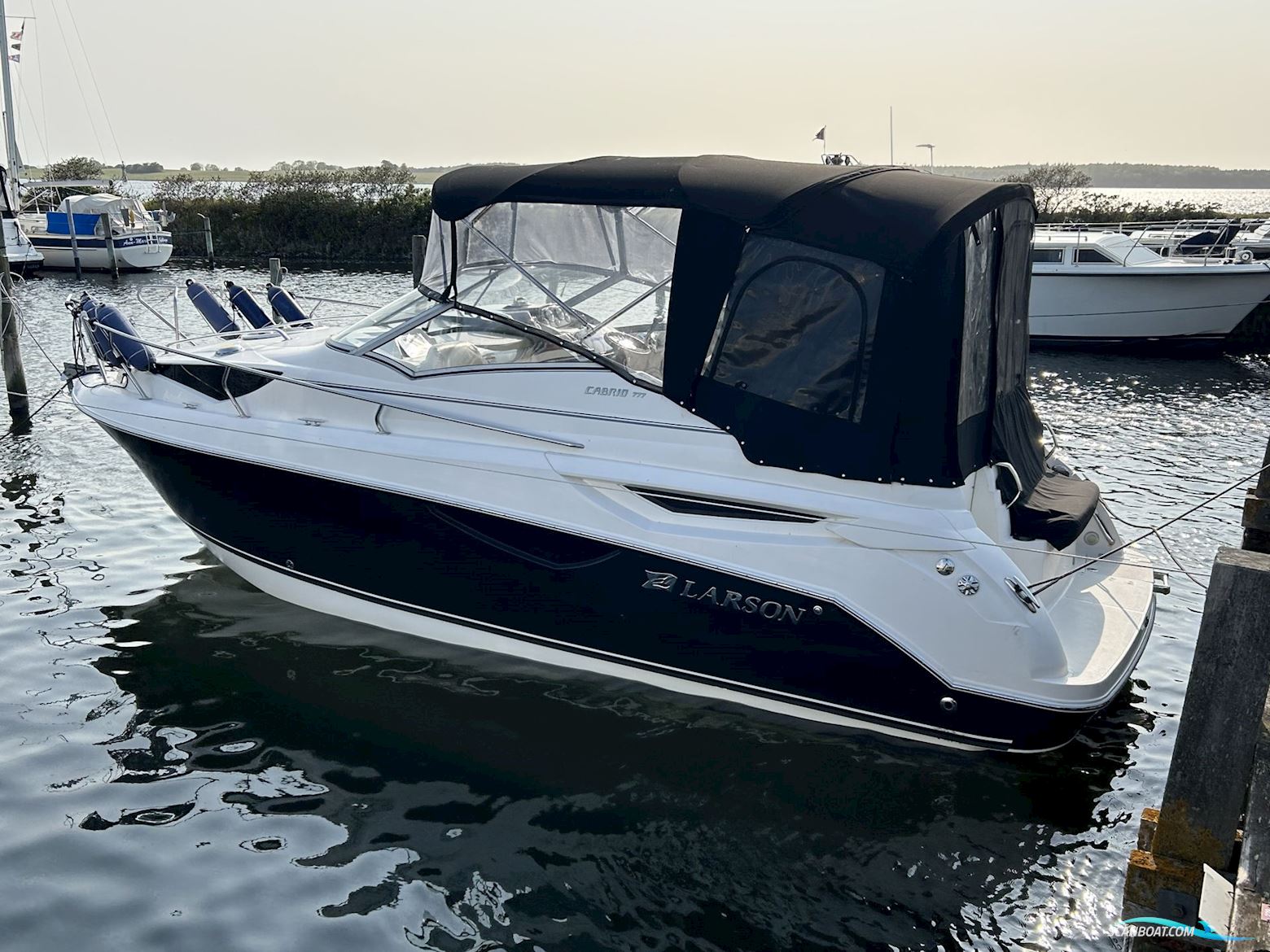 Larson Cabrio 777 Motorbåd 2011, med Mercury MerCruiser 5.0 MPI motor, Danmark
