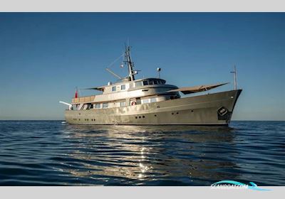 Laurent Giles TSDMY Gentleman's Motor Yacht Motorbåd 1962, med 2 x Gardner 8L3B 230Hp motor, Spanien