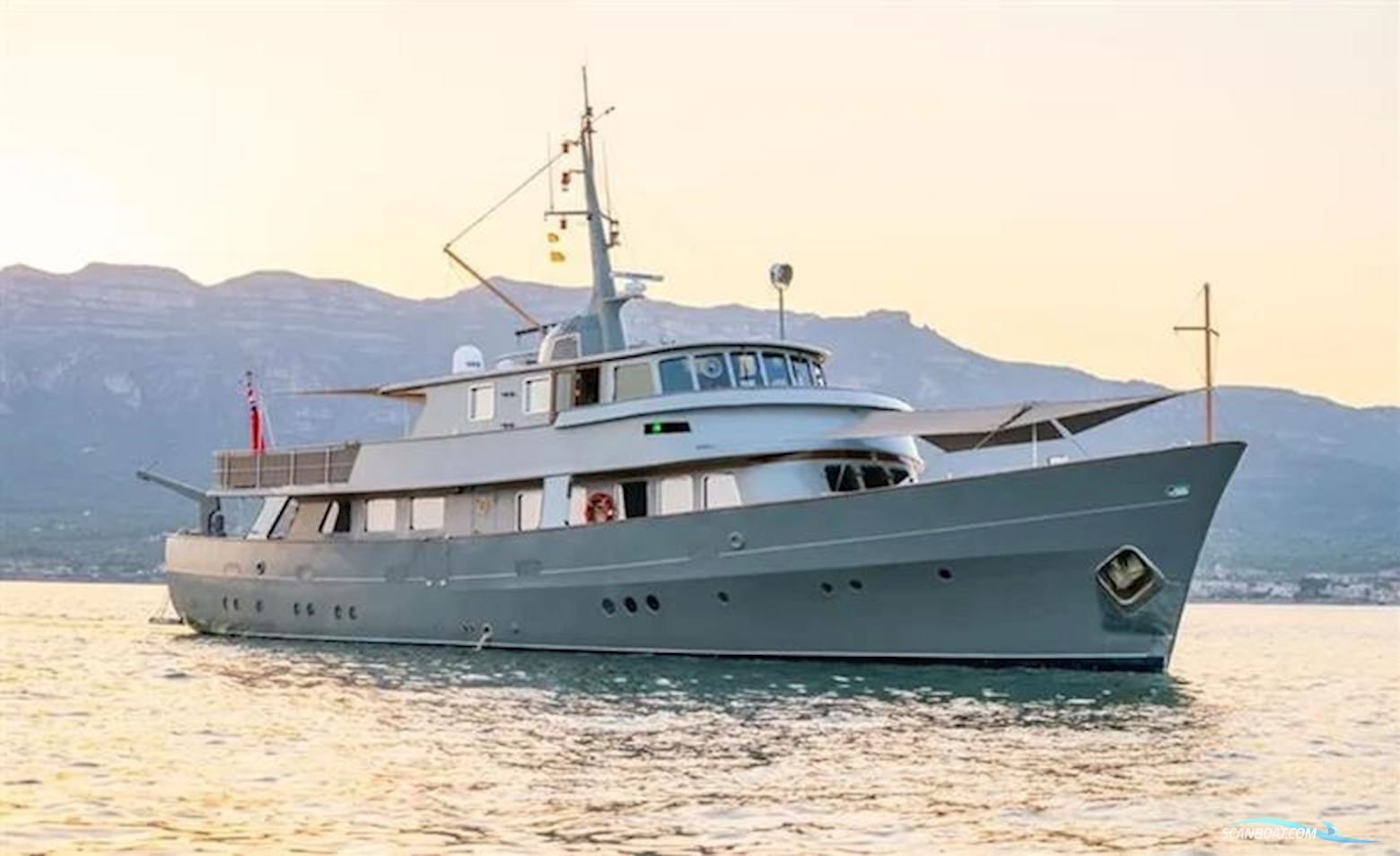 Laurent Giles TSDMY Gentleman's Motor Yacht