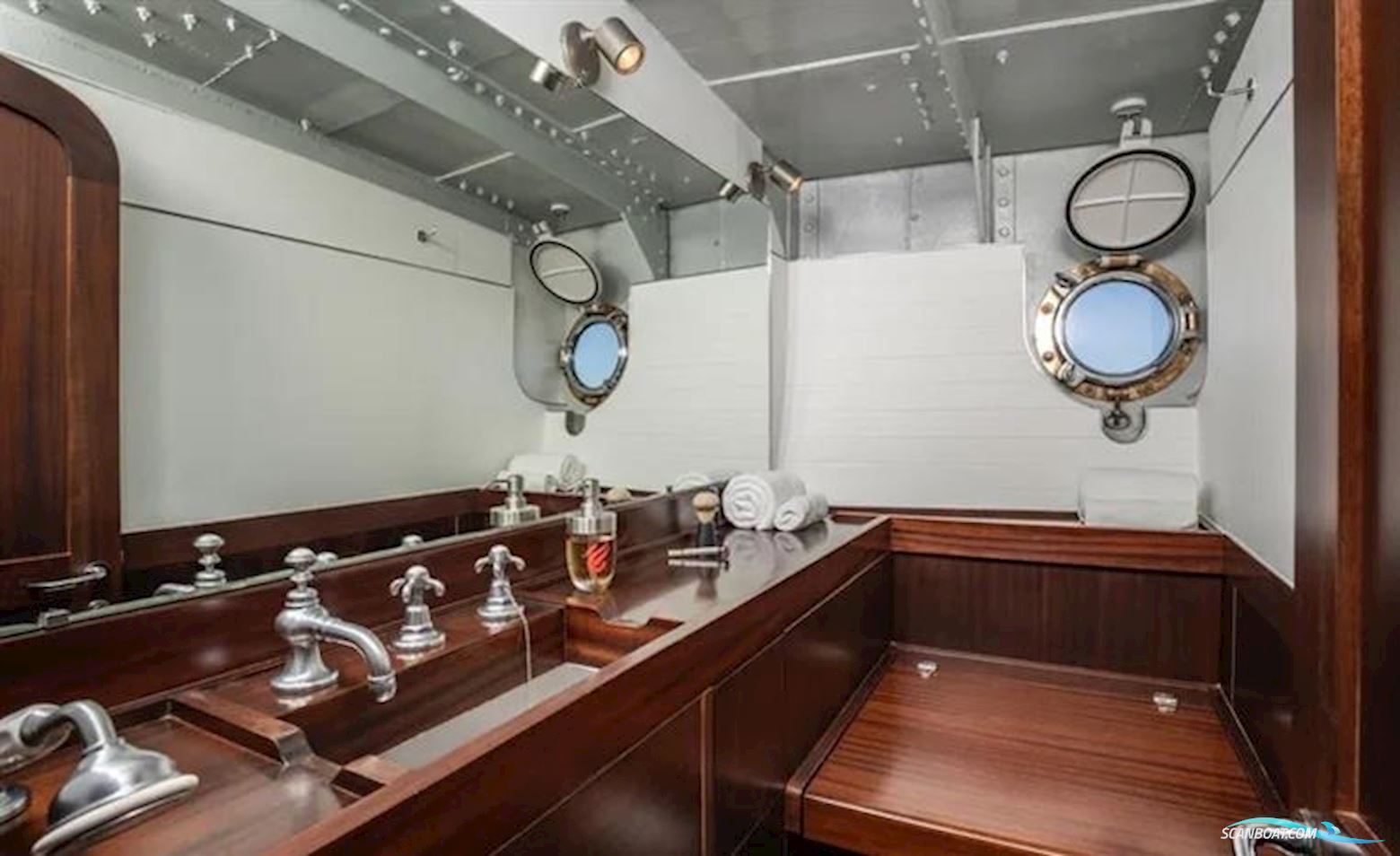 Laurent Giles Tsdmy Gentleman's Motor Yacht