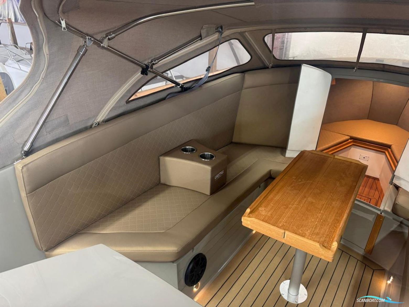 Lifestyle 818 Cabin Life-Style