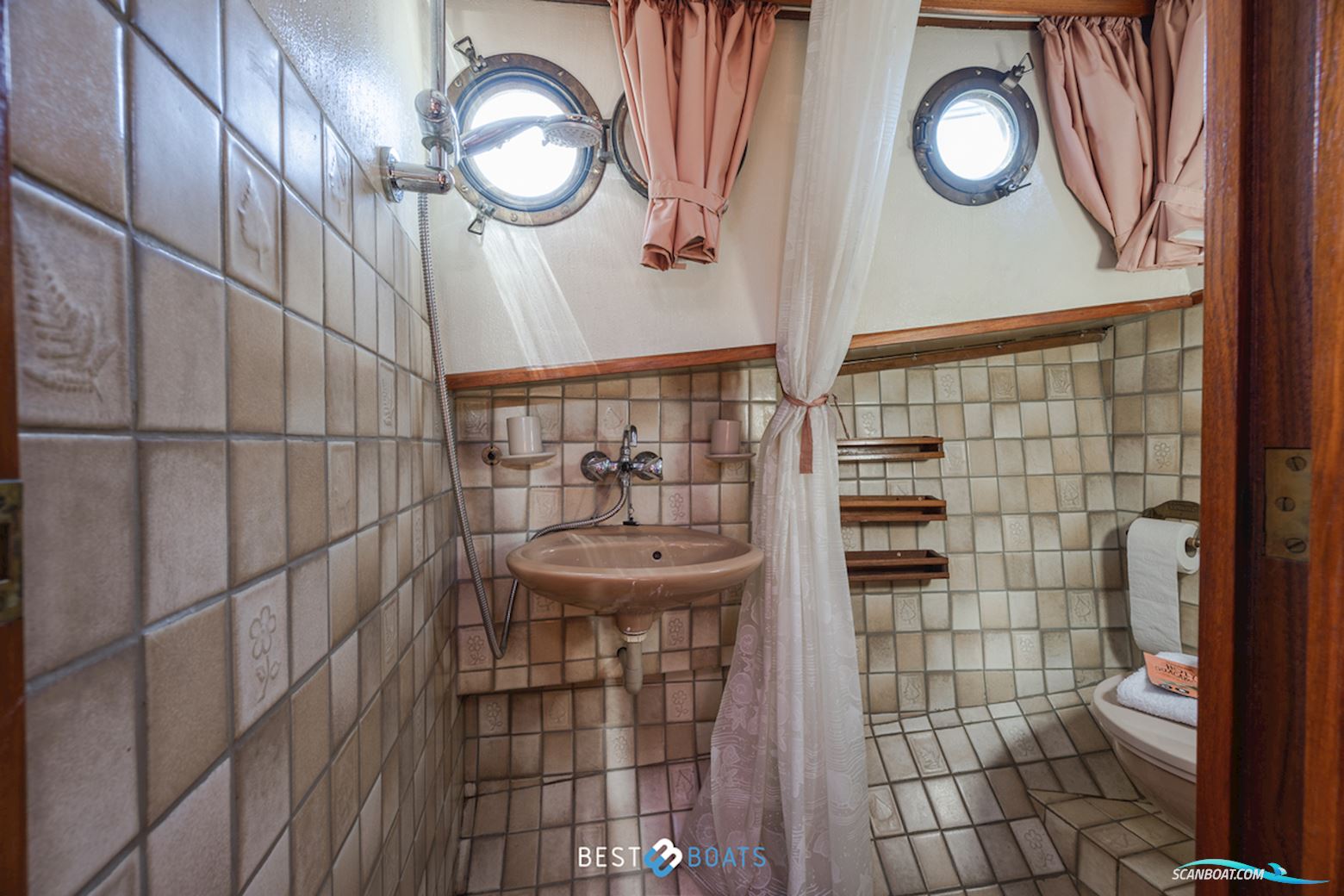 Linssen  St. Jozef 1050 Salon AK-L