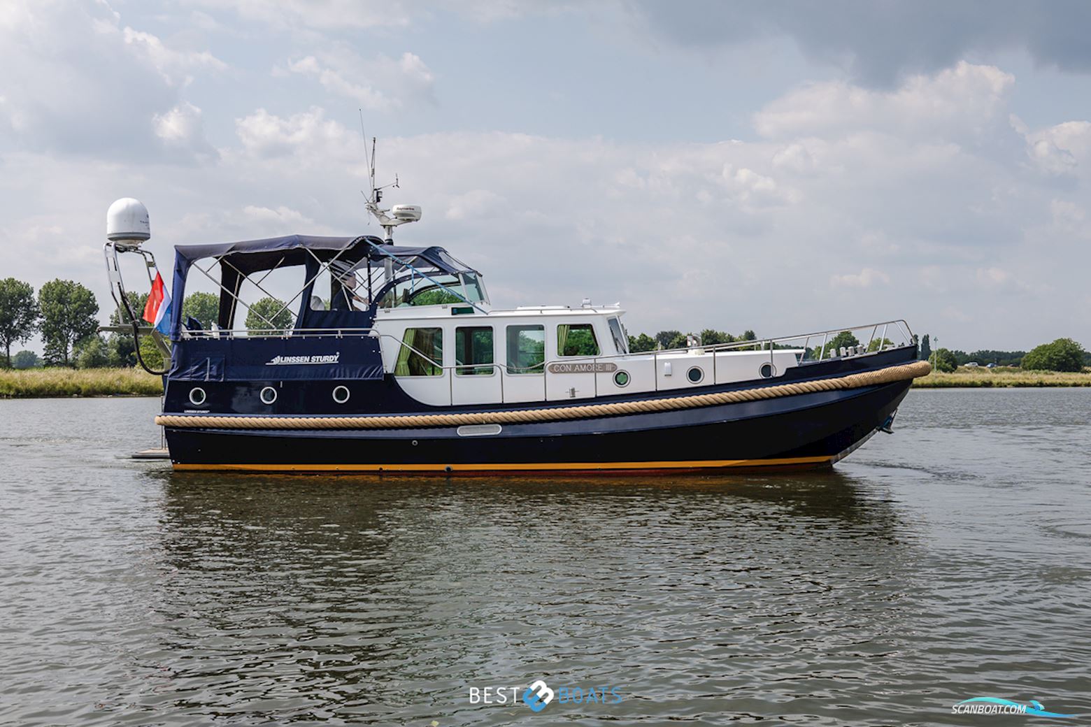 Linssen Classic Sturdy 400 AC Motorbåd 1996, med Volvo Penta is Een Toonaangevende Fabrikant Van Scheepsmotoren en Aandrijfsystemen, Wereldwijd Bekend om Hun Betrouwbaarheid, Innovatie en Krachtige motor, Holland