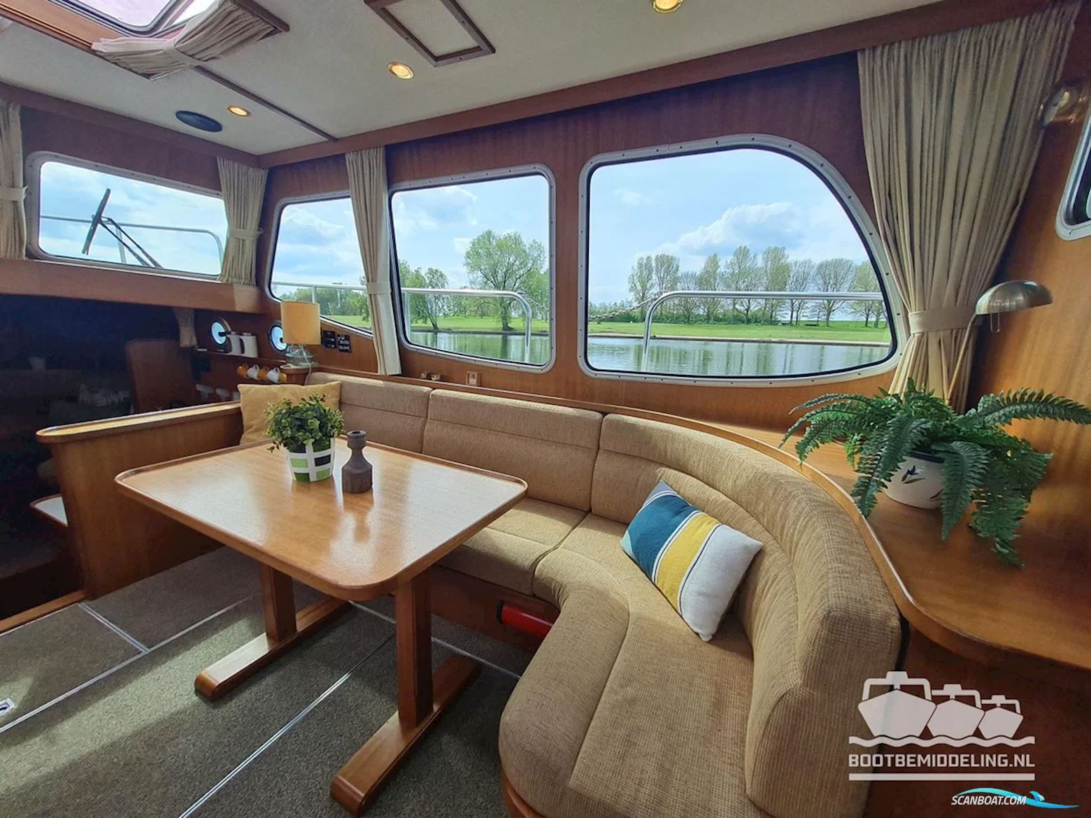 Linssen Dutch Sturdy 320 AC Royal