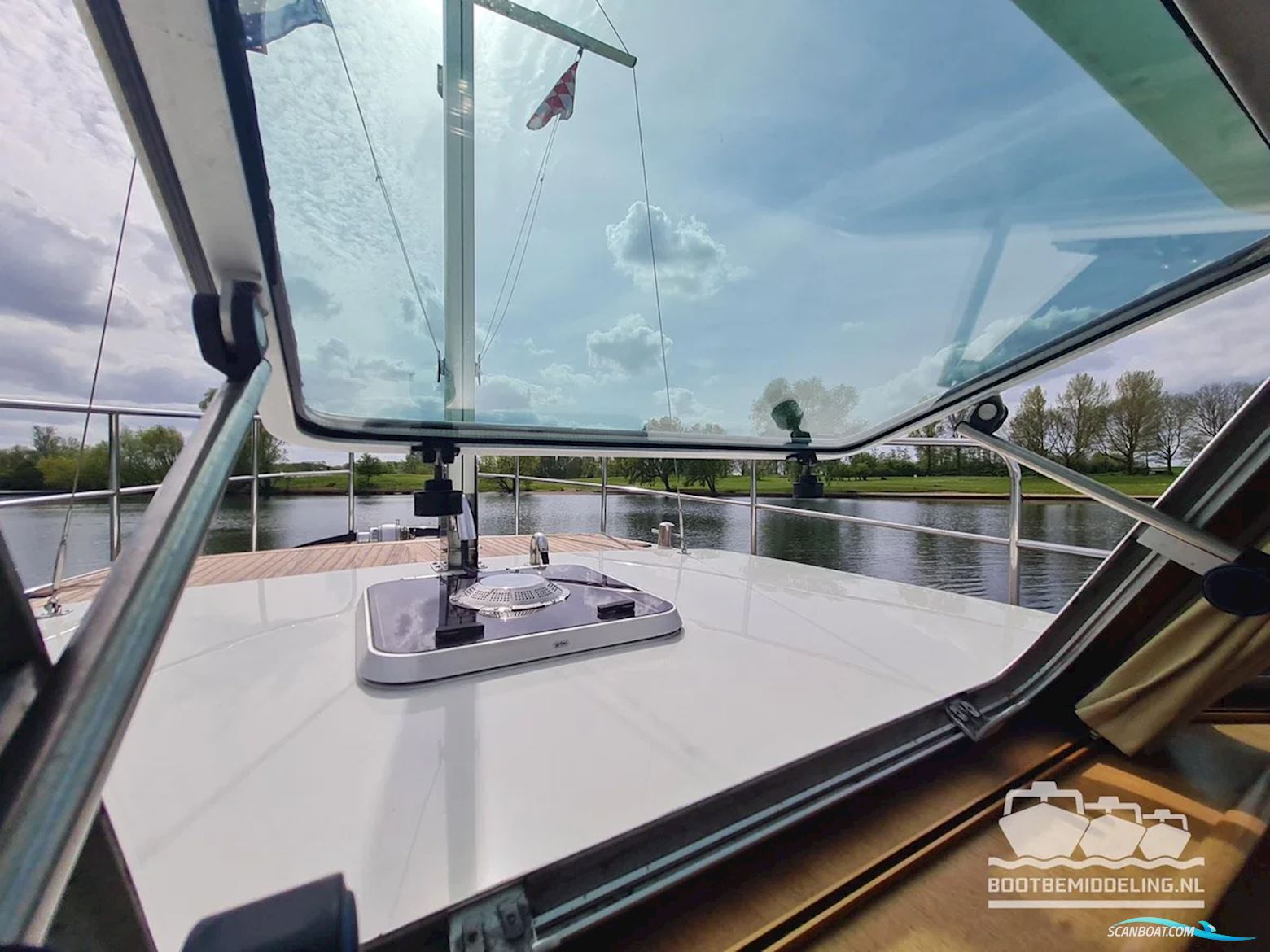 Linssen Dutch Sturdy 320 AC Royal