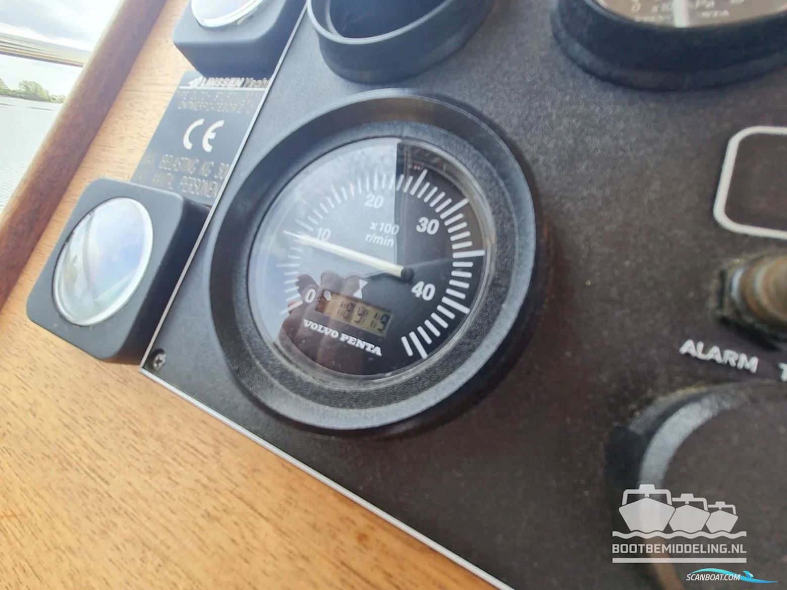 Linssen Dutch Sturdy 320 AC Royal