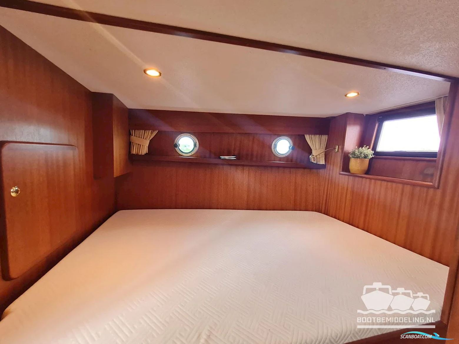 Linssen Dutch Sturdy 320 AC Royal