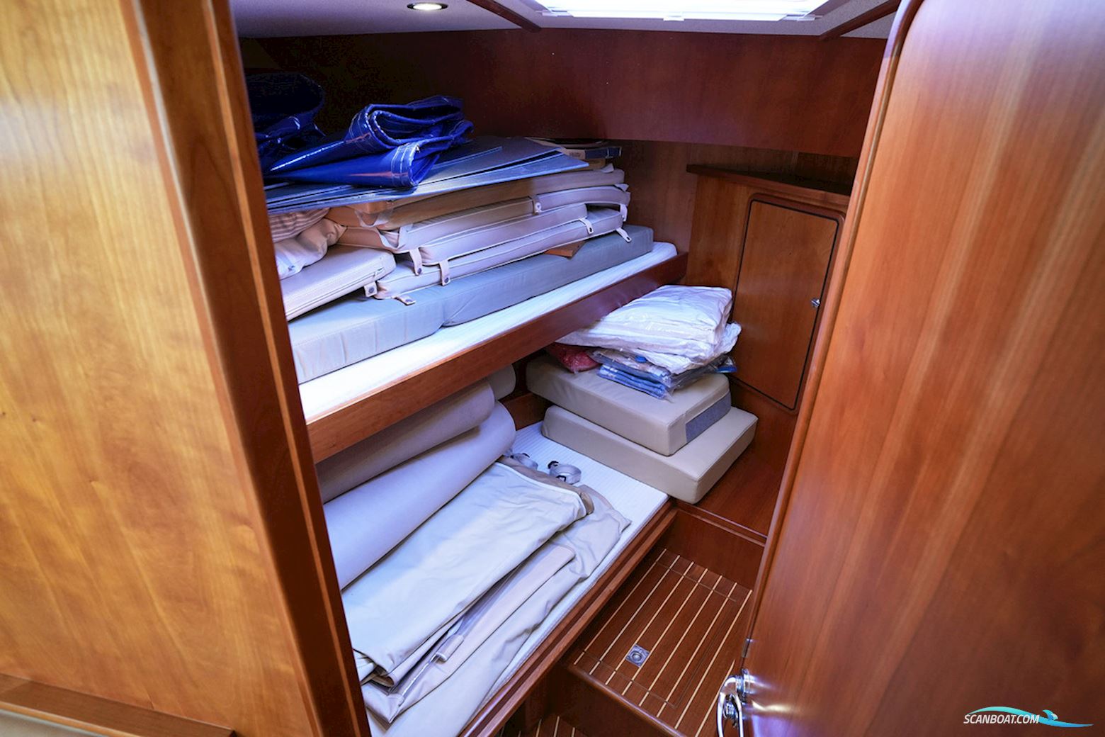 Linssen Grand Sturdy 410 AC Twin