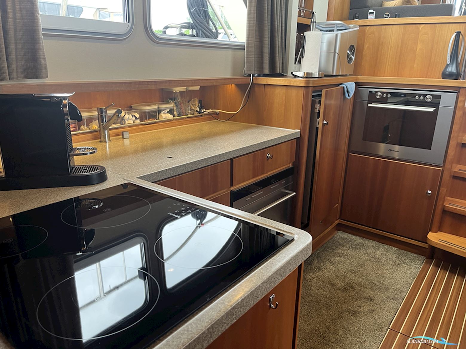 Linssen Grand Sturdy 470 Sedan Wheelhouse