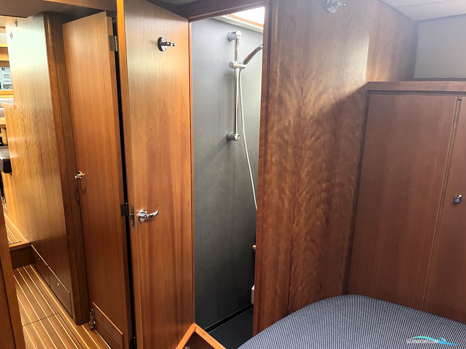 Linssen Grand Sturdy 470 Sedan Wheelhouse