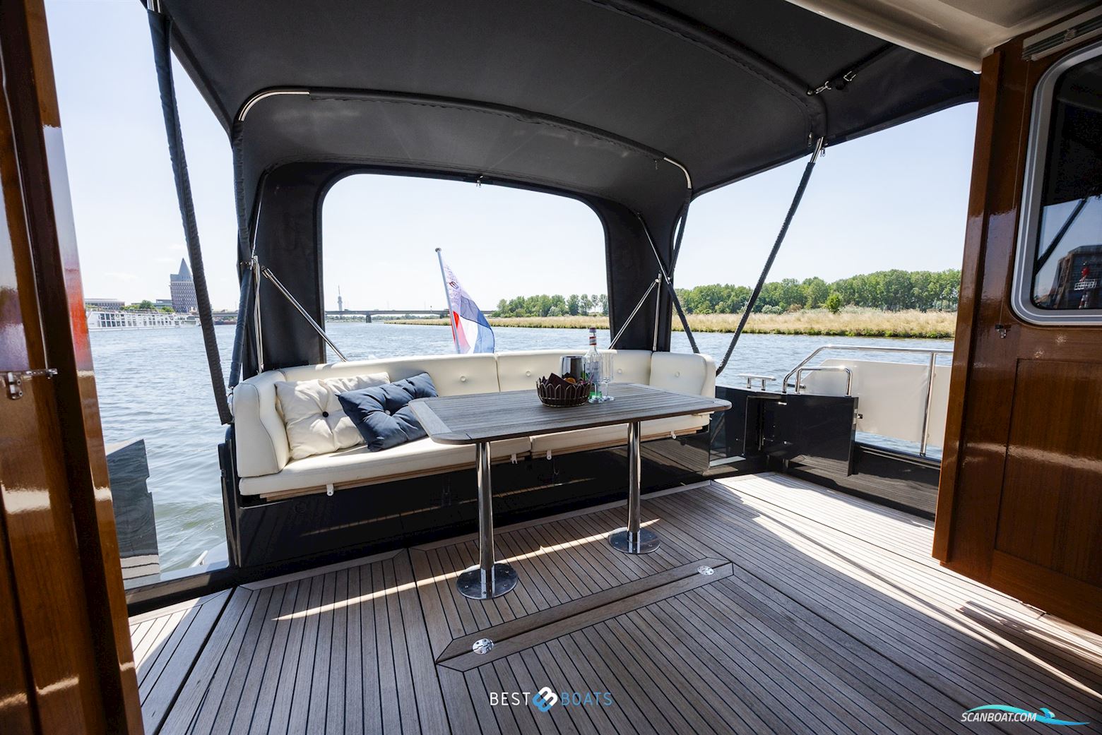 Linssen Grand Sturdy 470 Sedan Wheelhouse