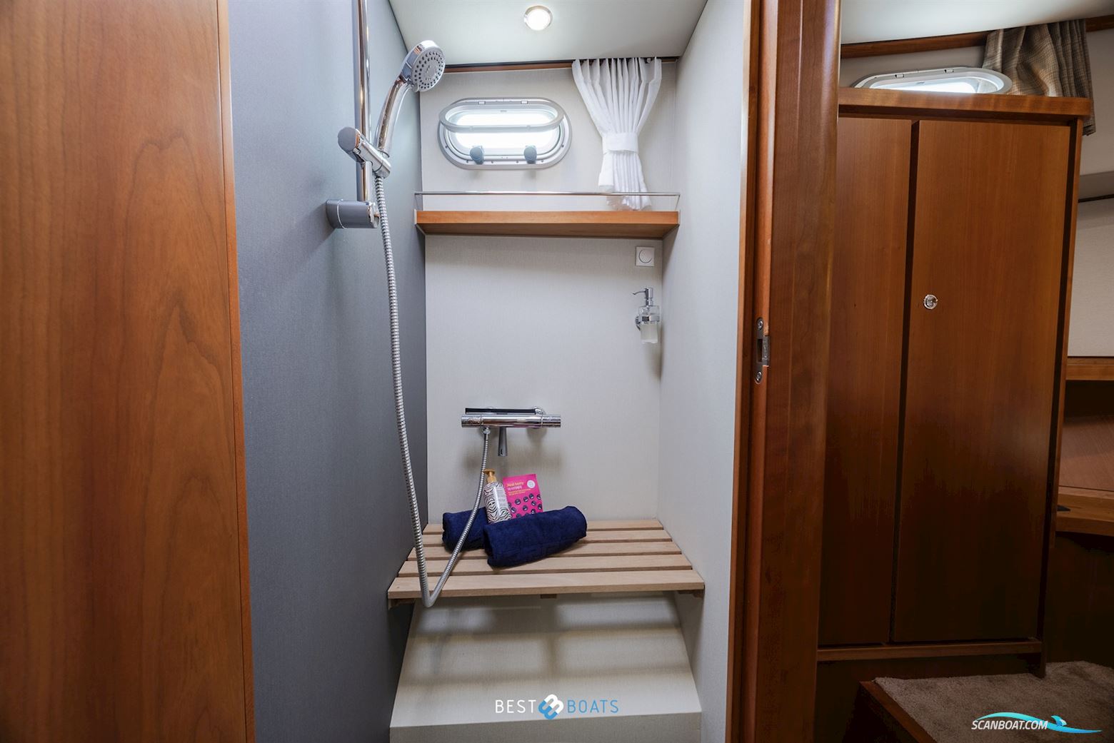 Linssen Grand Sturdy 470 Sedan Wheelhouse