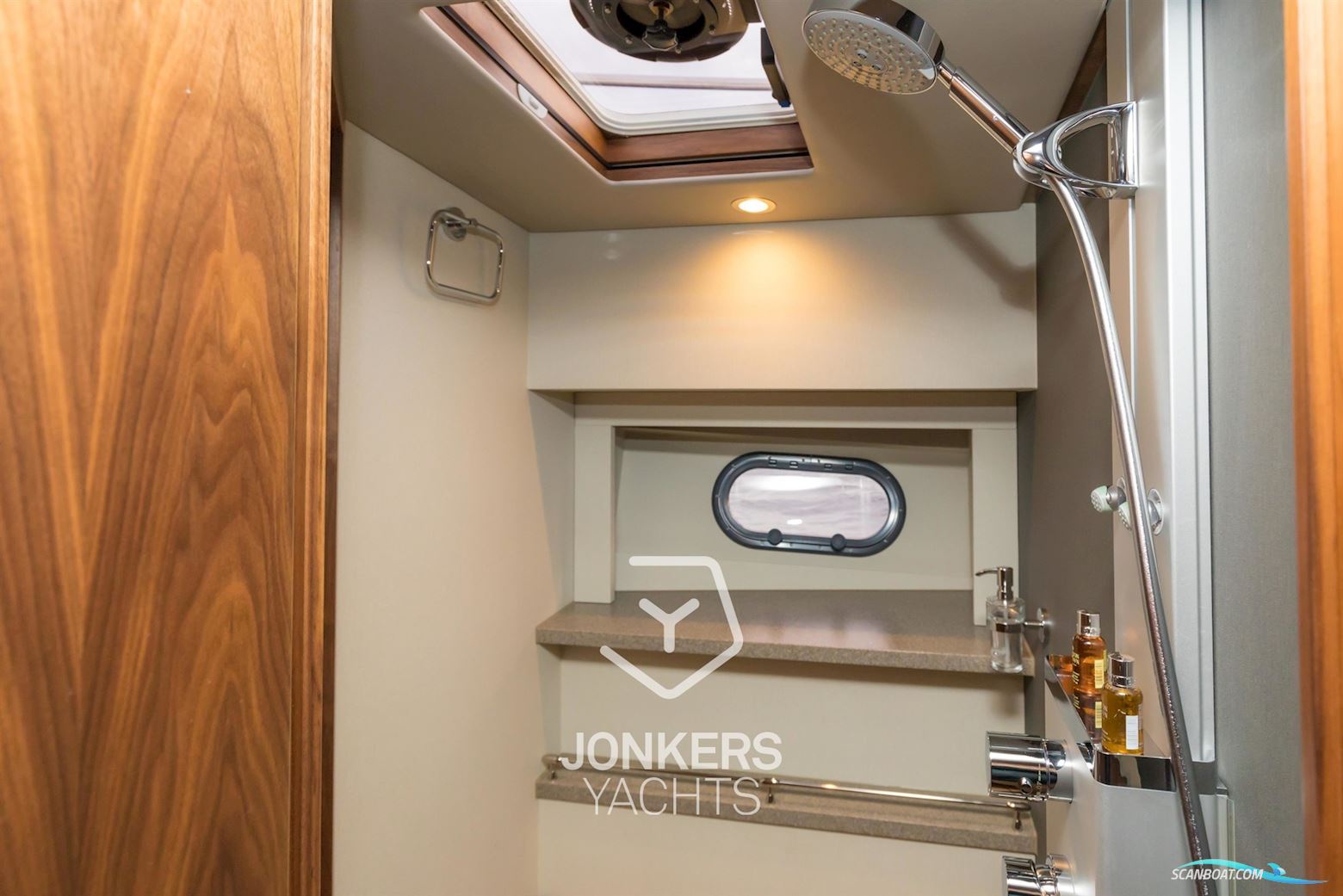 Linssen Grand Sturdy 590 AC Variotop "Stabilizers"