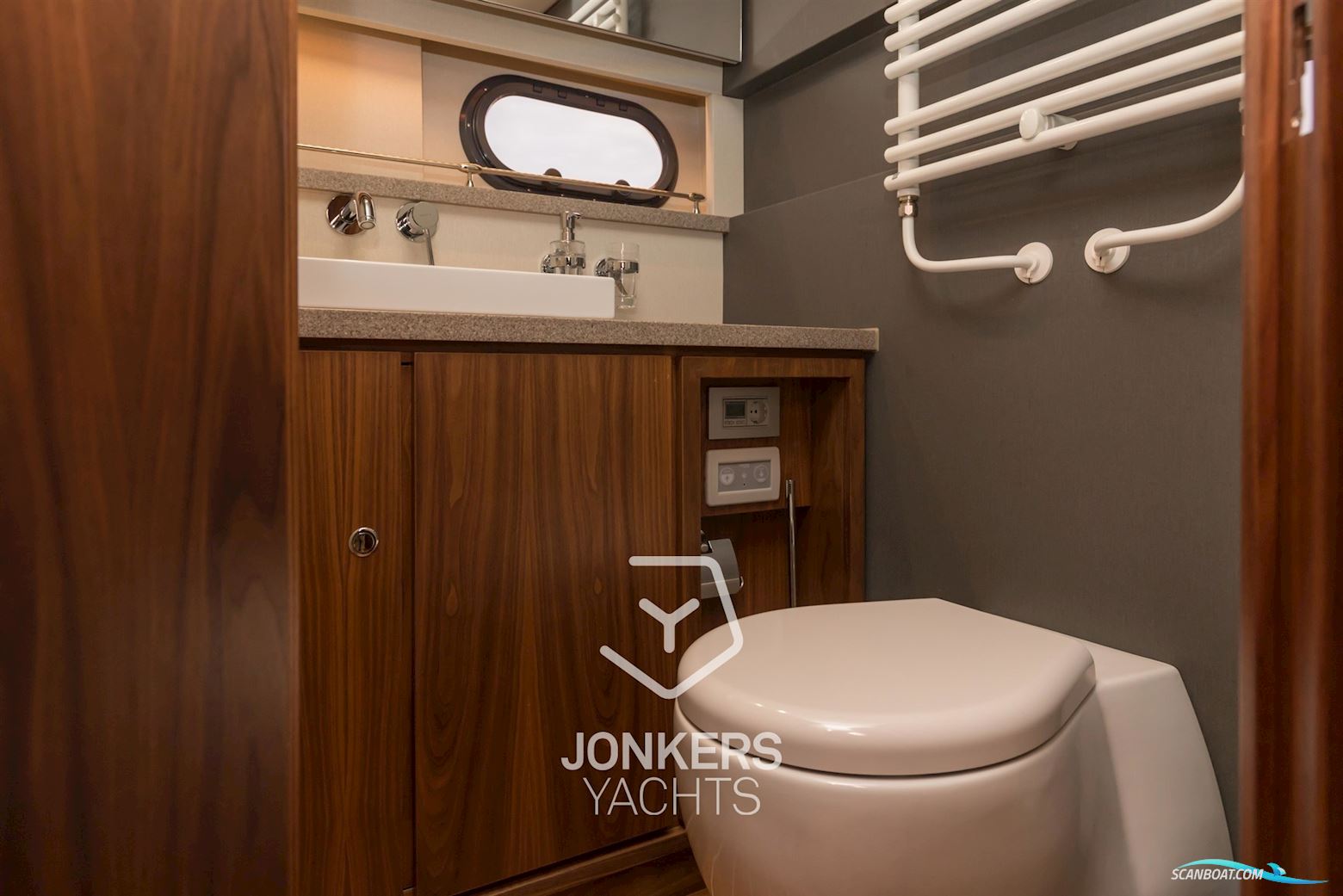 Linssen Grand Sturdy 590 AC Variotop "Stabilizers"