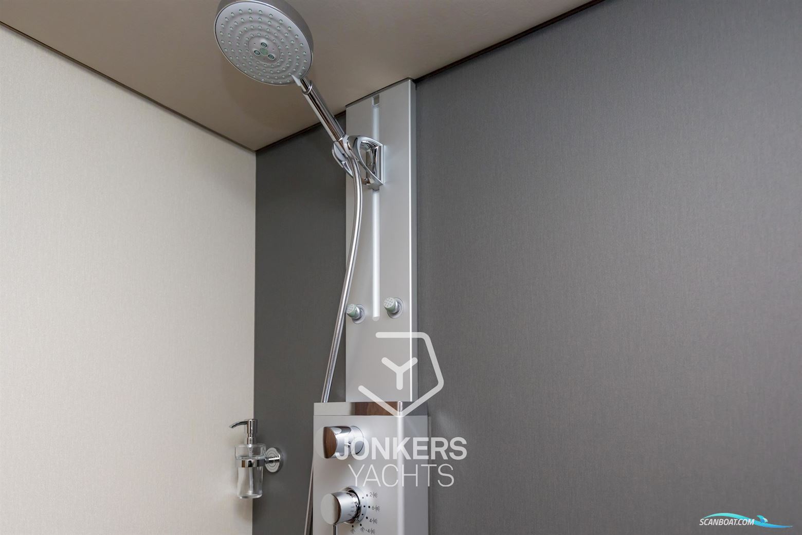 Linssen Grand Sturdy 590 AC Variotop "Stabilizers"