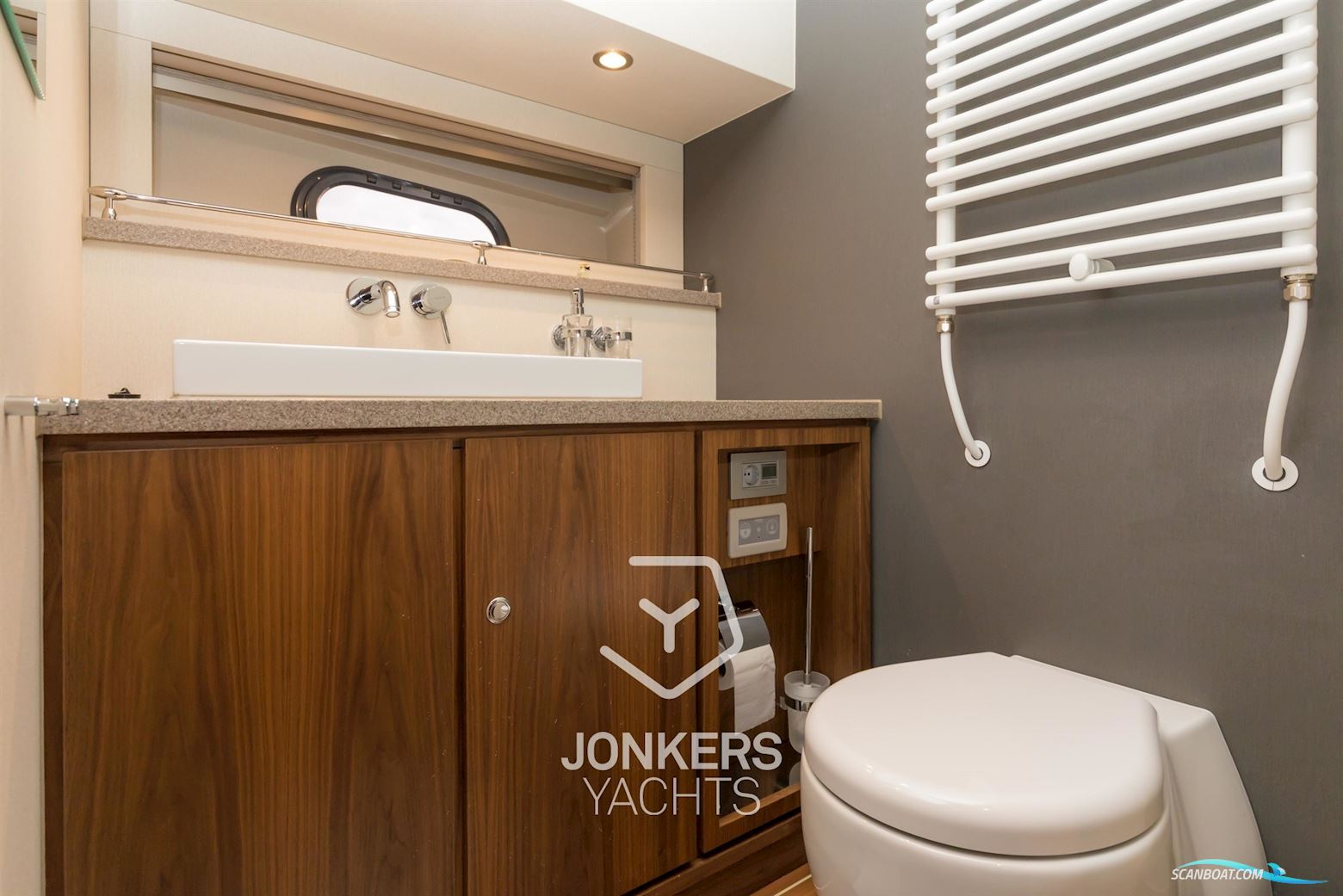 Linssen Grand Sturdy 590 AC Variotop "Stabilizers"