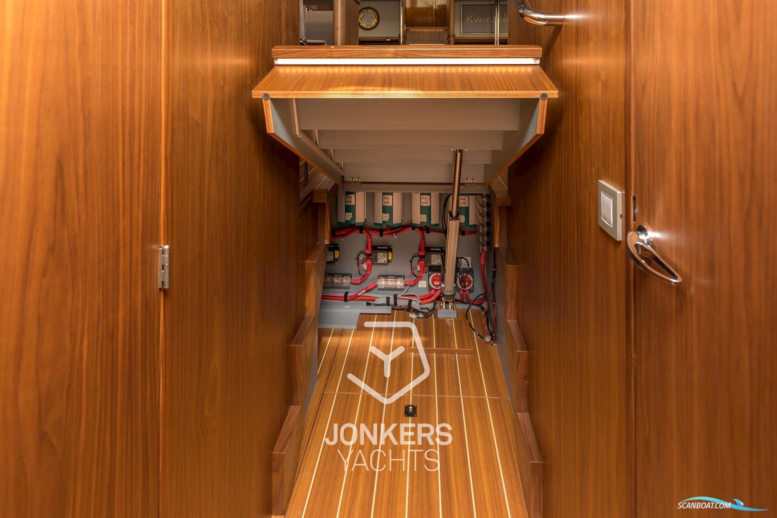 Linssen Grand Sturdy 590 AC Variotop "Stabilizers"