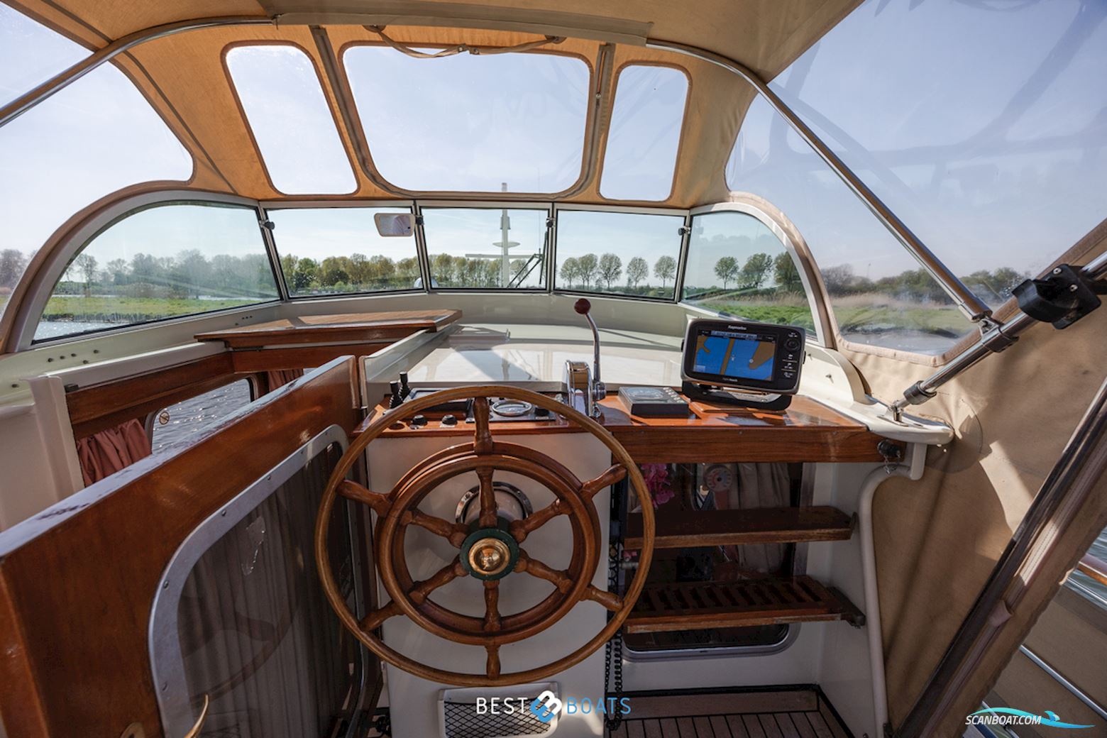 Linssen St. Jozef 1050 Salon AK-L