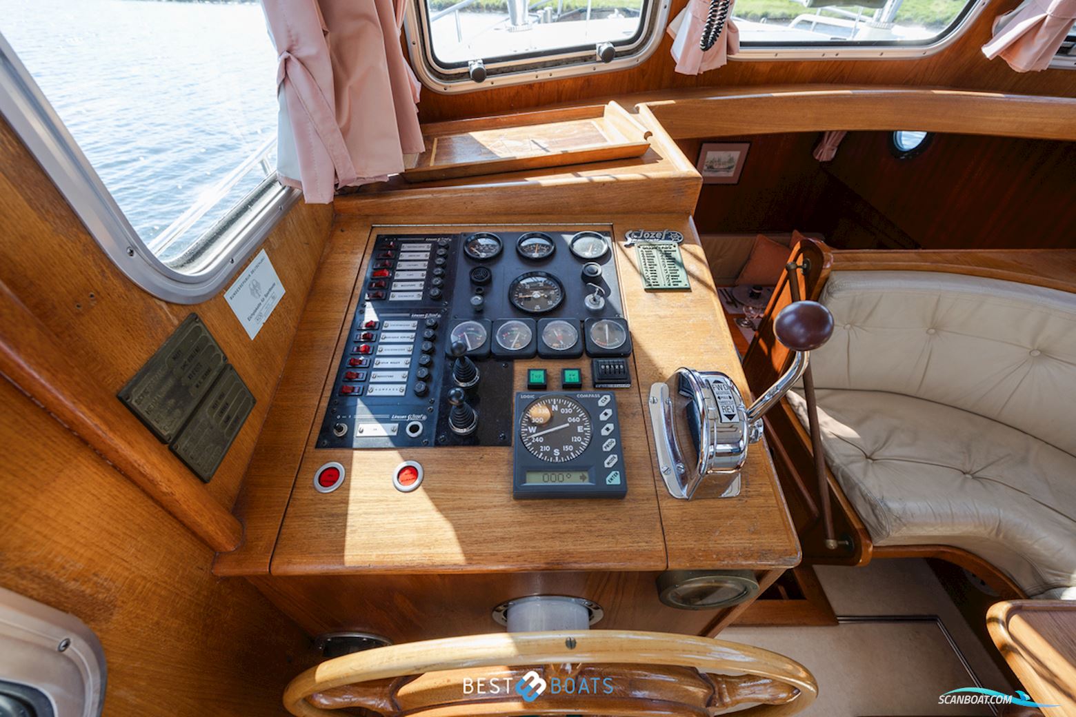 Linssen St. Jozef 1050 Salon AK-L