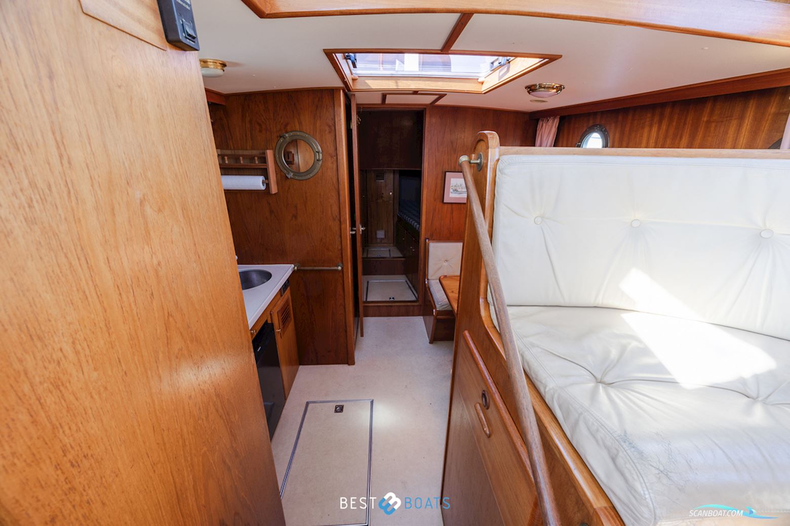 Linssen St. Jozef 1050 Salon AK-L