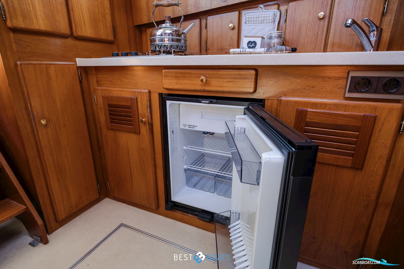 Linssen St. Jozef 1050 Salon AK-L