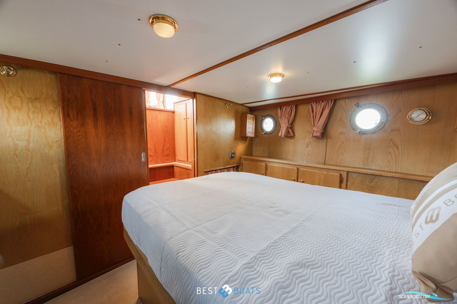 Linssen St. Jozef 1050 Salon AK-L