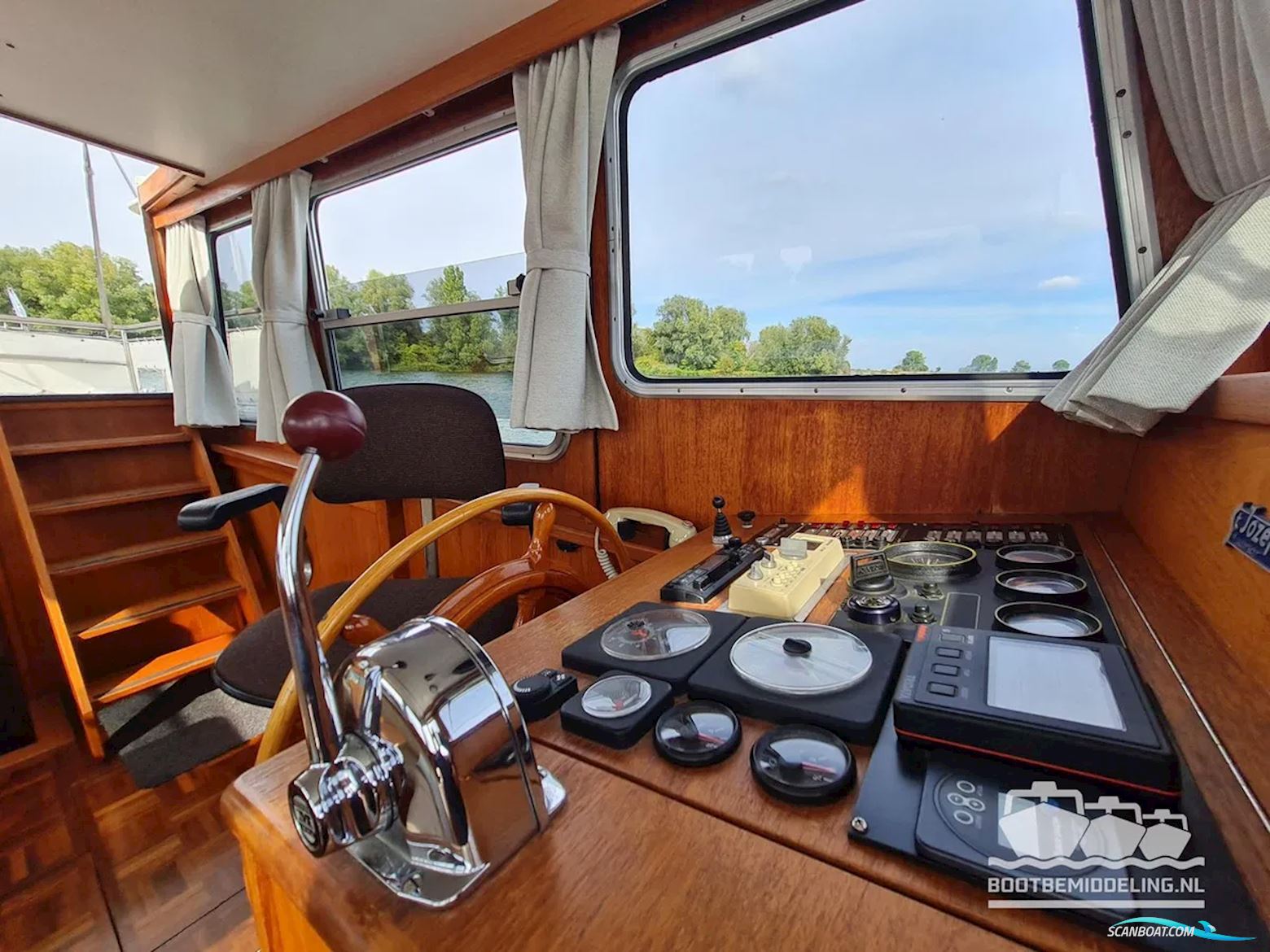 Linssen Sturdy 1000 AC Royal