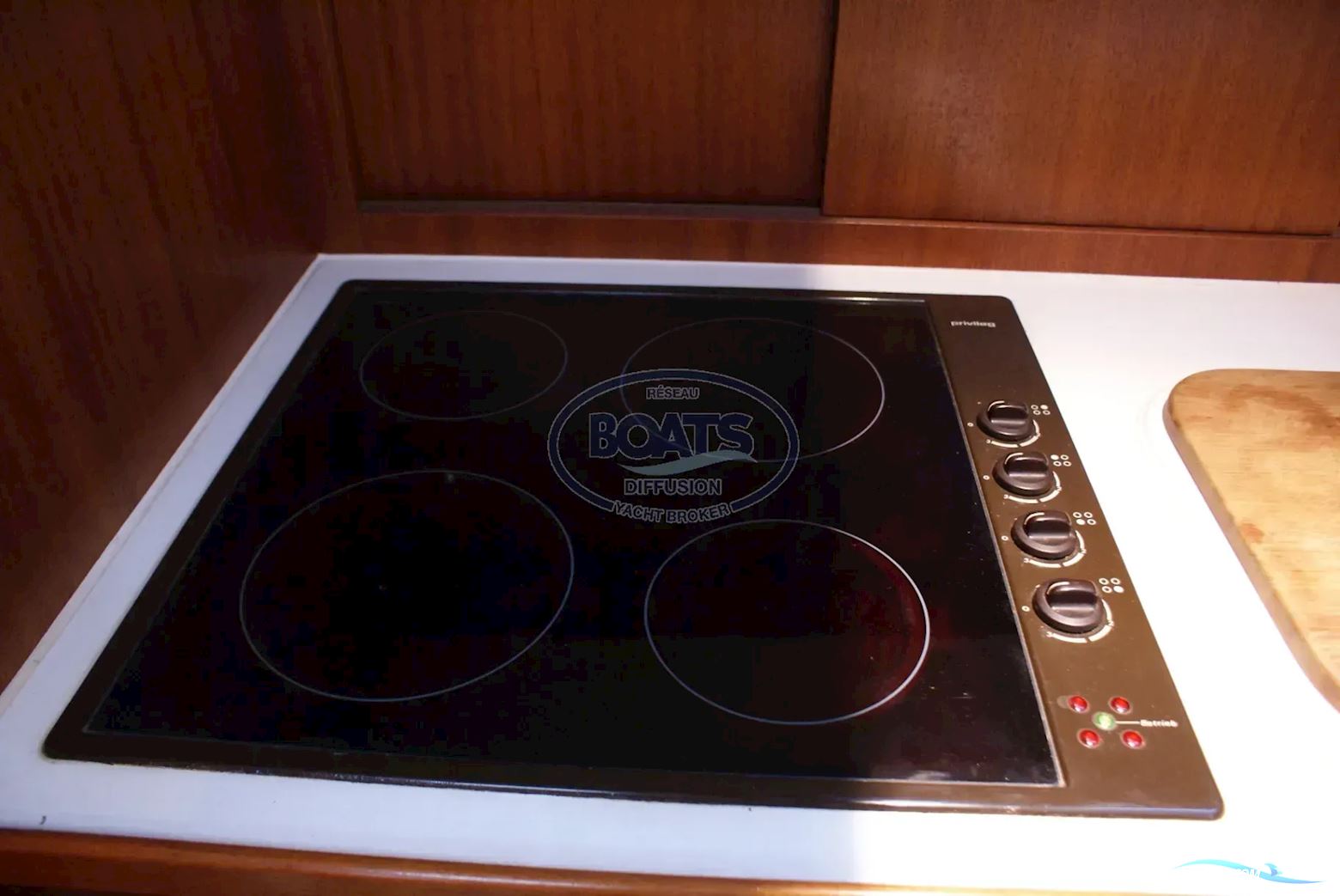 Linssen Sturdy Twin 40AC