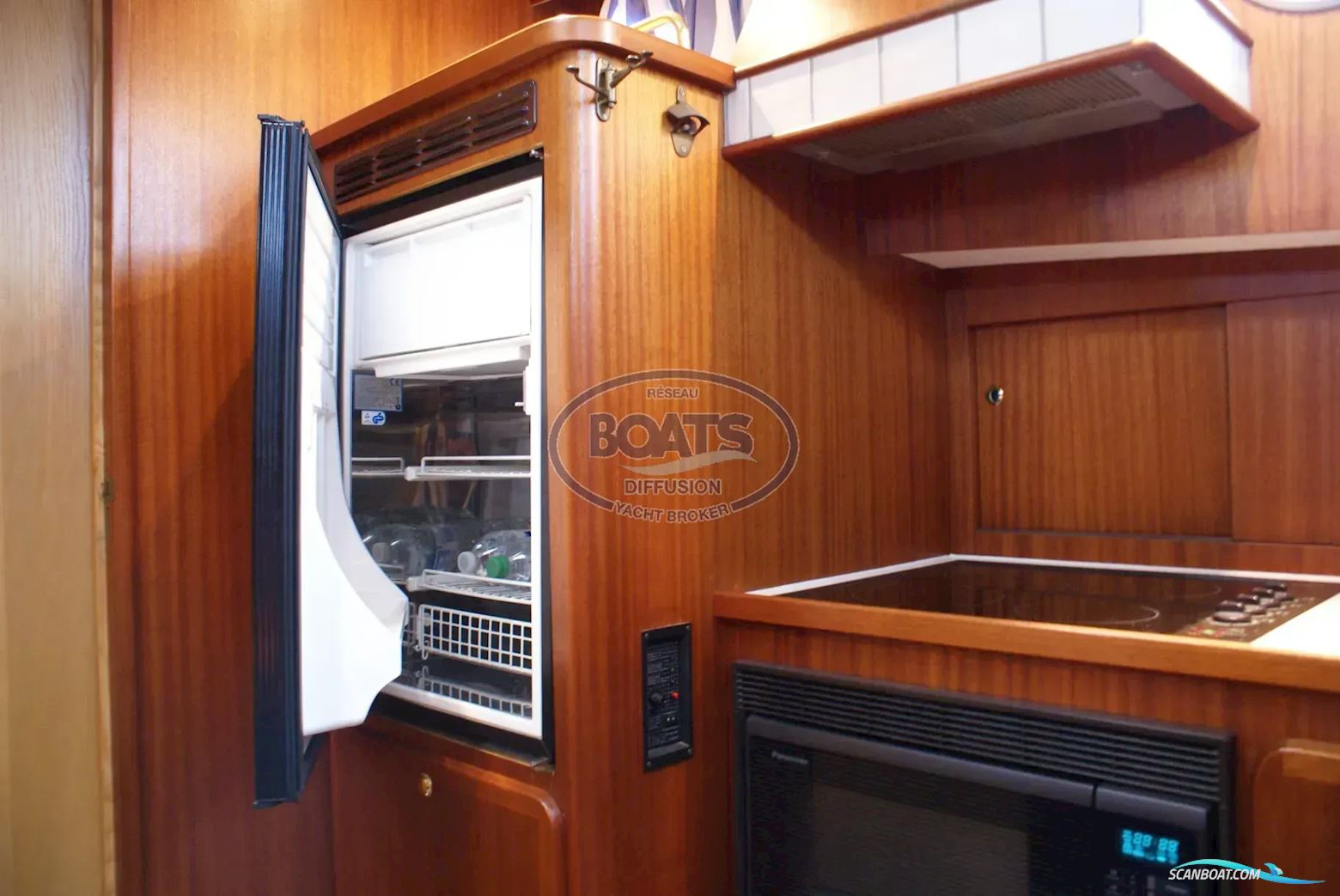 Linssen Sturdy Twin 40AC