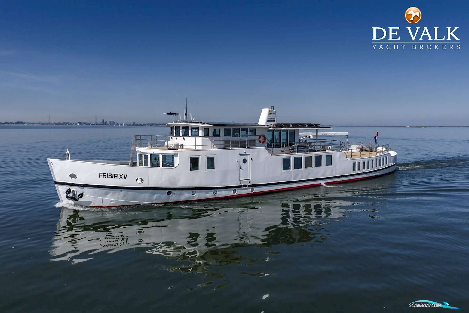Live aboard MY With berth in Amsterdam