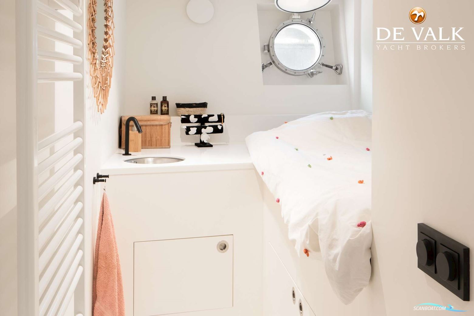 Live aboard MY With berth in Amsterdam