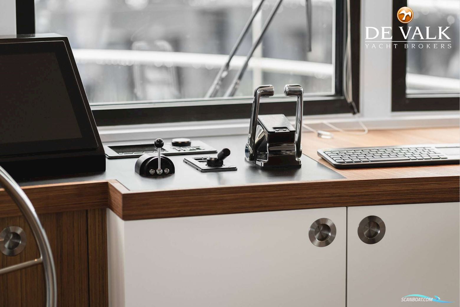 Live aboard MY With berth in Amsterdam