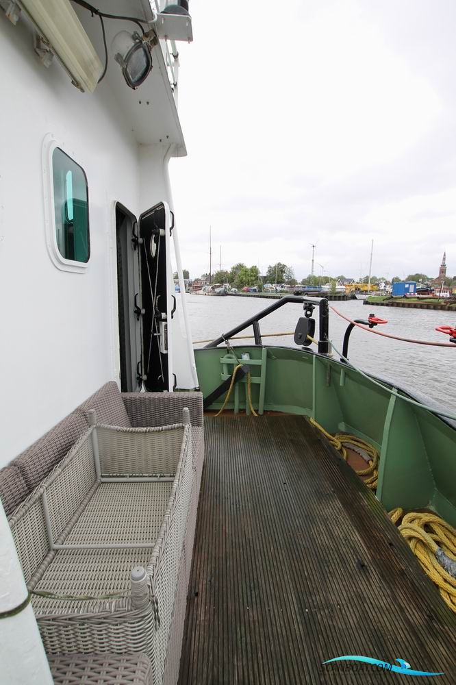 Liveaboard explorer yacht