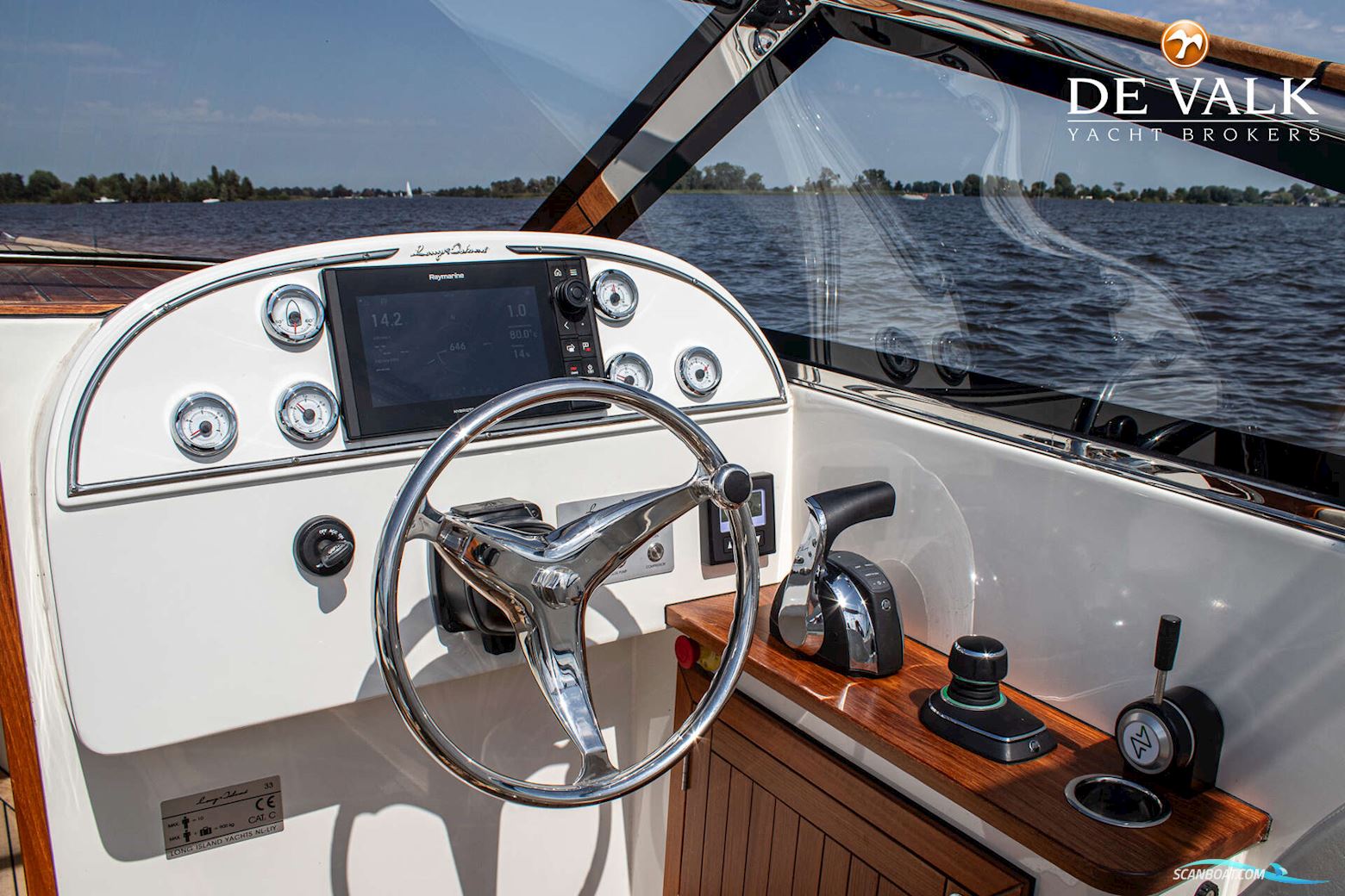 Long Island 33 Runabout