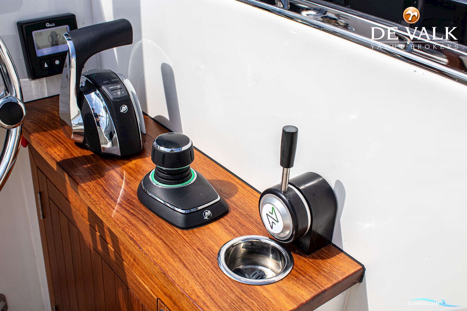 Long Island 33 Runabout