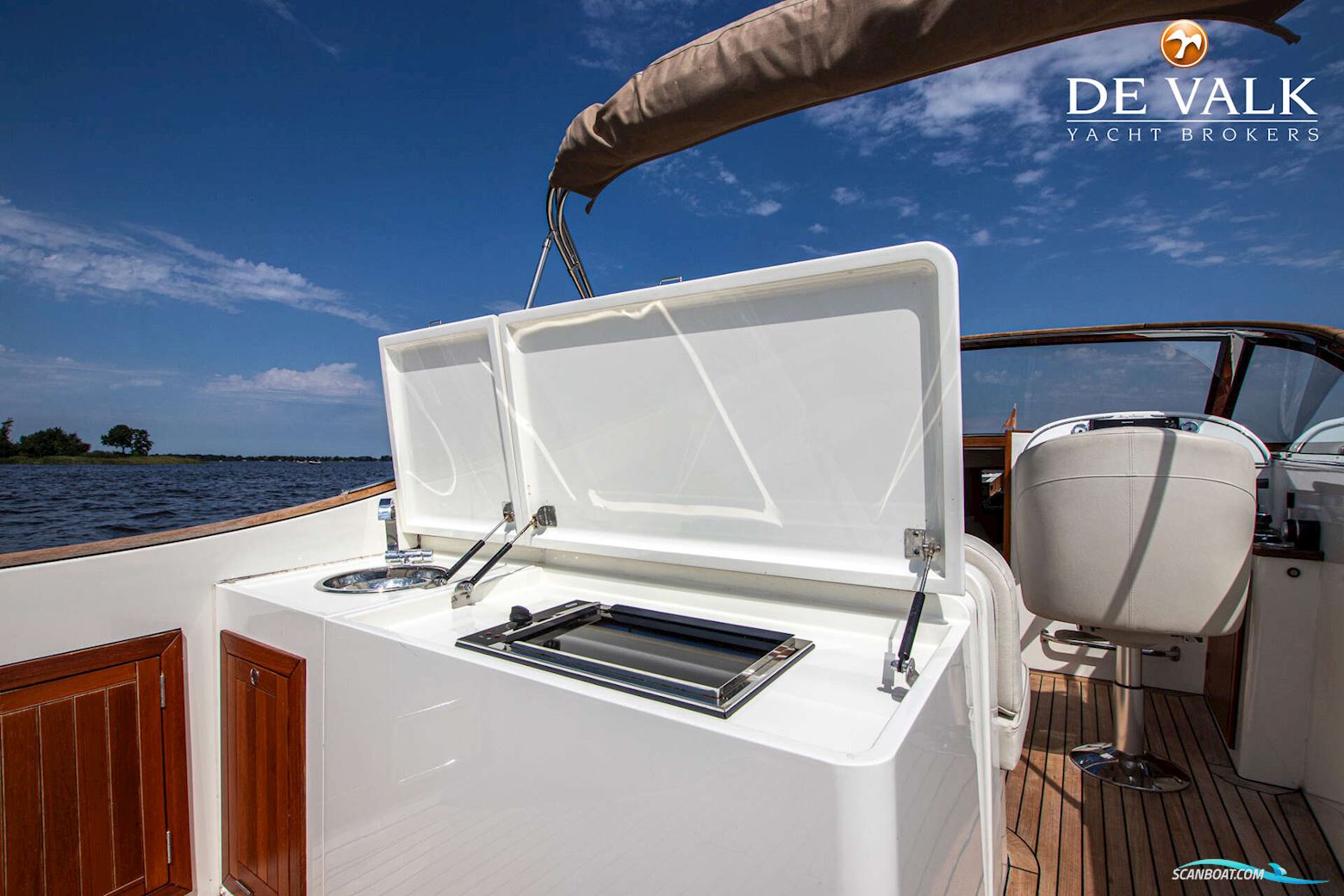 Long Island 33 Runabout