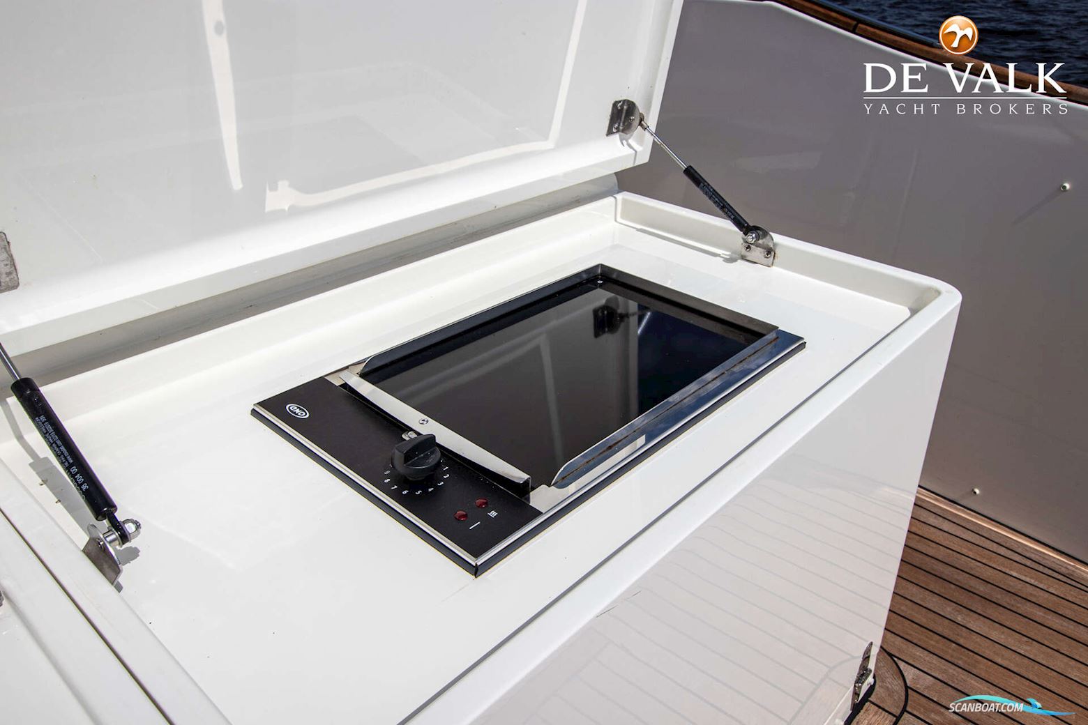 Long Island 33 Runabout