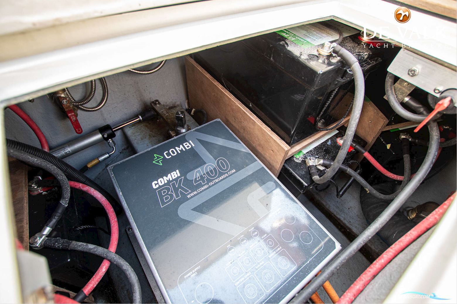 Long Island 33 Runabout