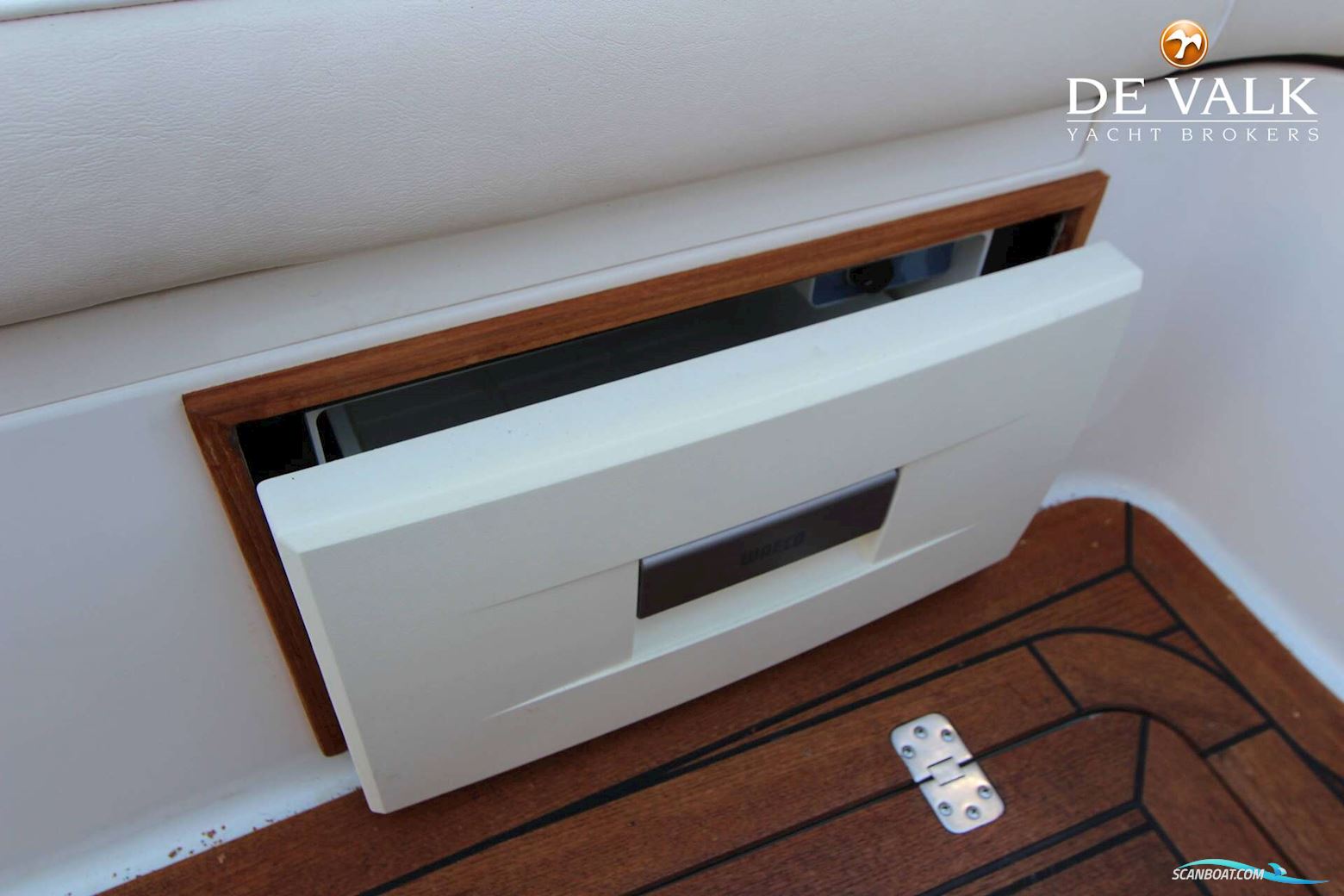 Long Island 33 Runabout