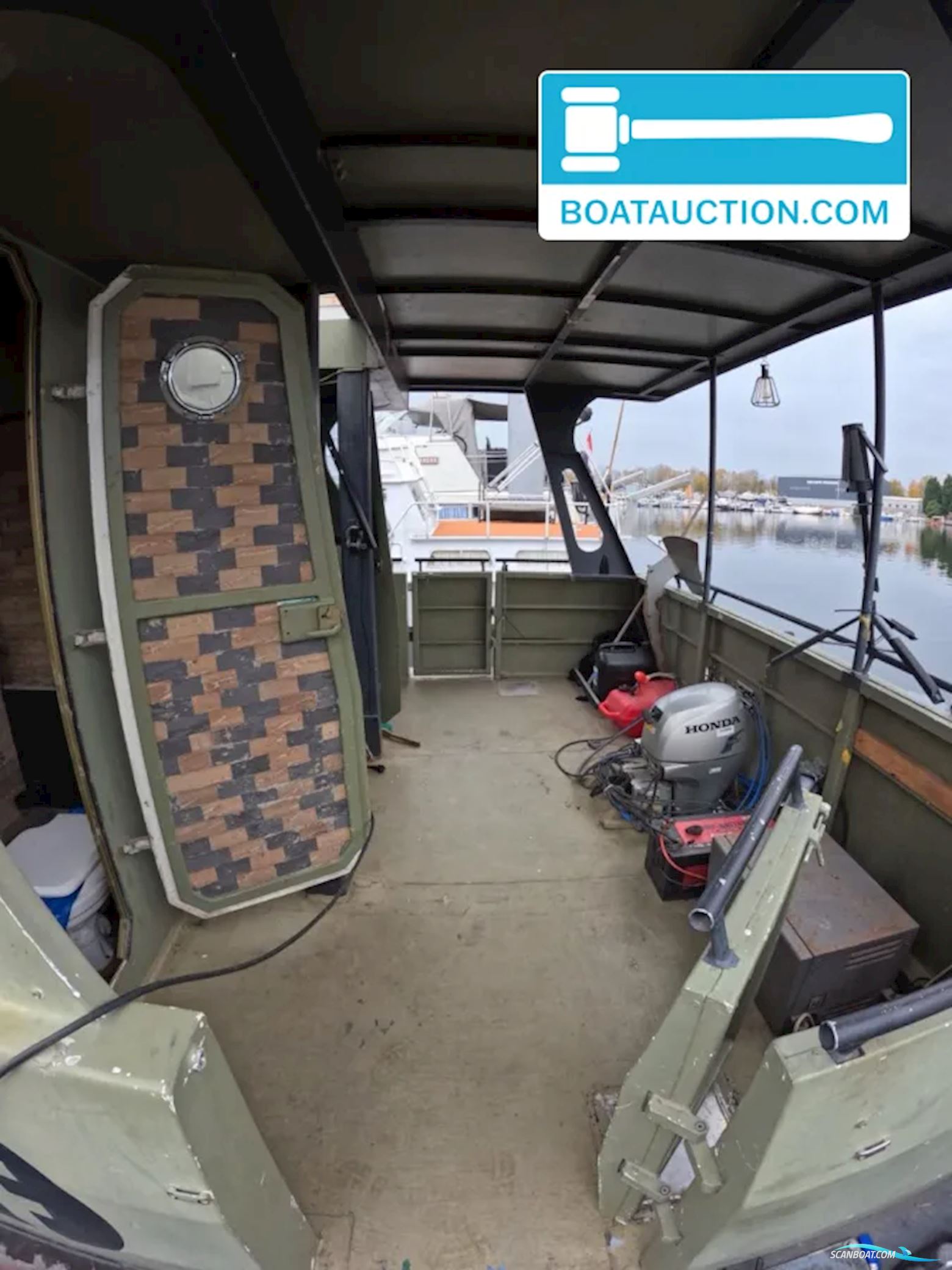 Loosdrecht Houseboat